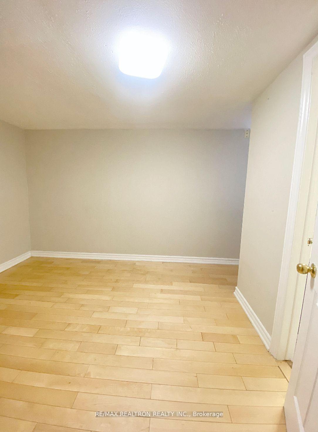 Photo 5 of Unit Lower, 208 Roxanne Crescent, Scarborough, Milliken — HOMEH