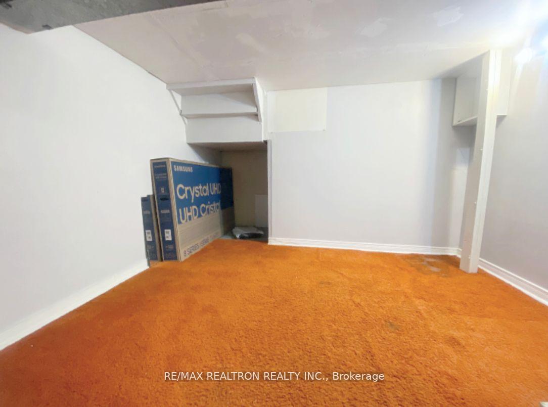 Photo 7 of Unit Lower, 208 Roxanne Crescent, Scarborough, Milliken — HOMEH