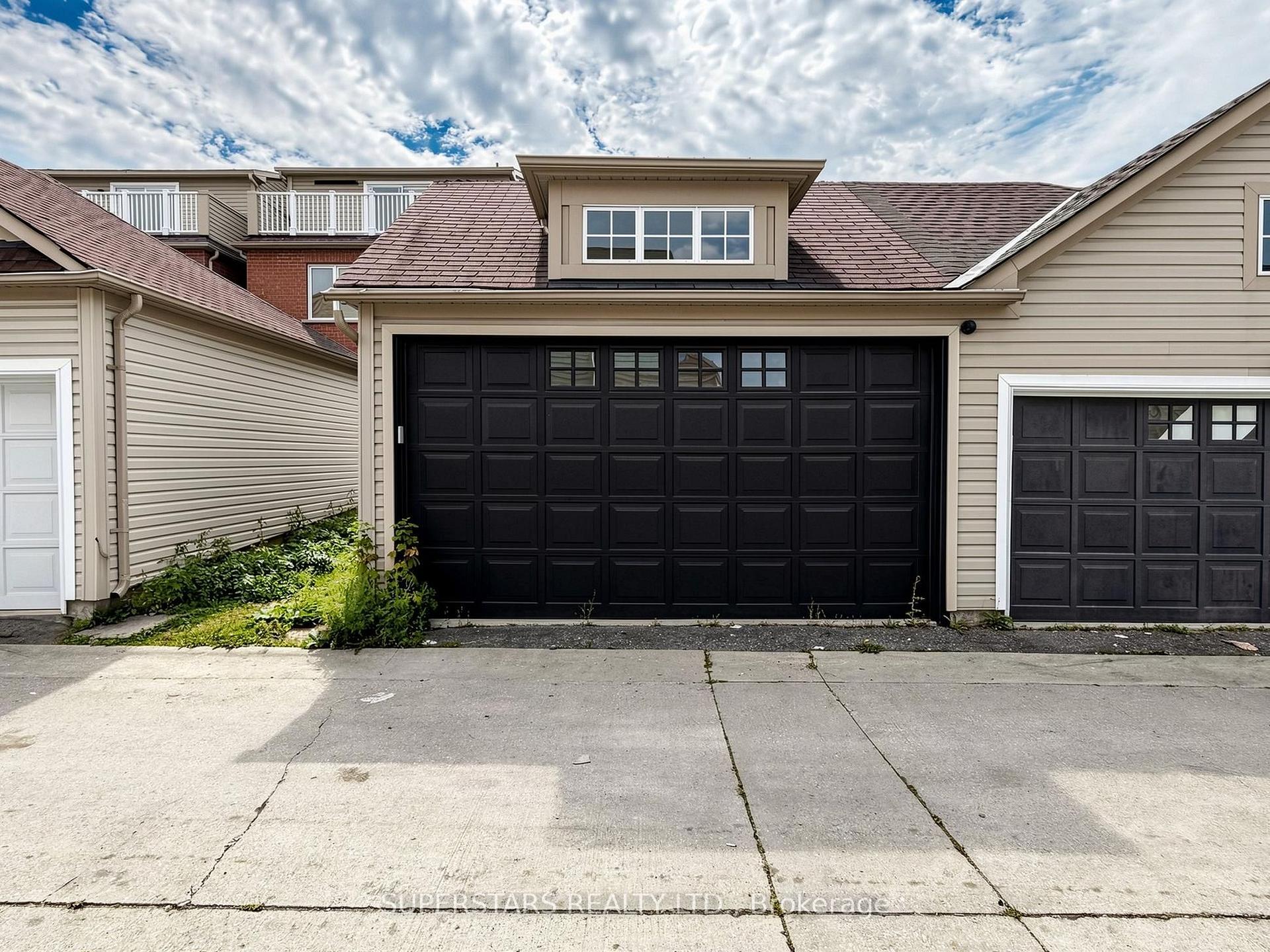 Photo 3 of 14 Bowsfield Road, North York, York University Heights — HOMEH