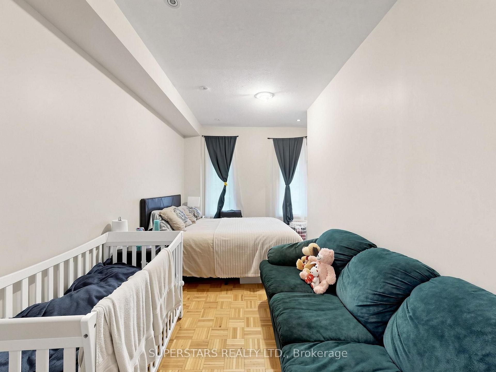Photo 11 of 14 Bowsfield Road, North York, York University Heights — HOMEH