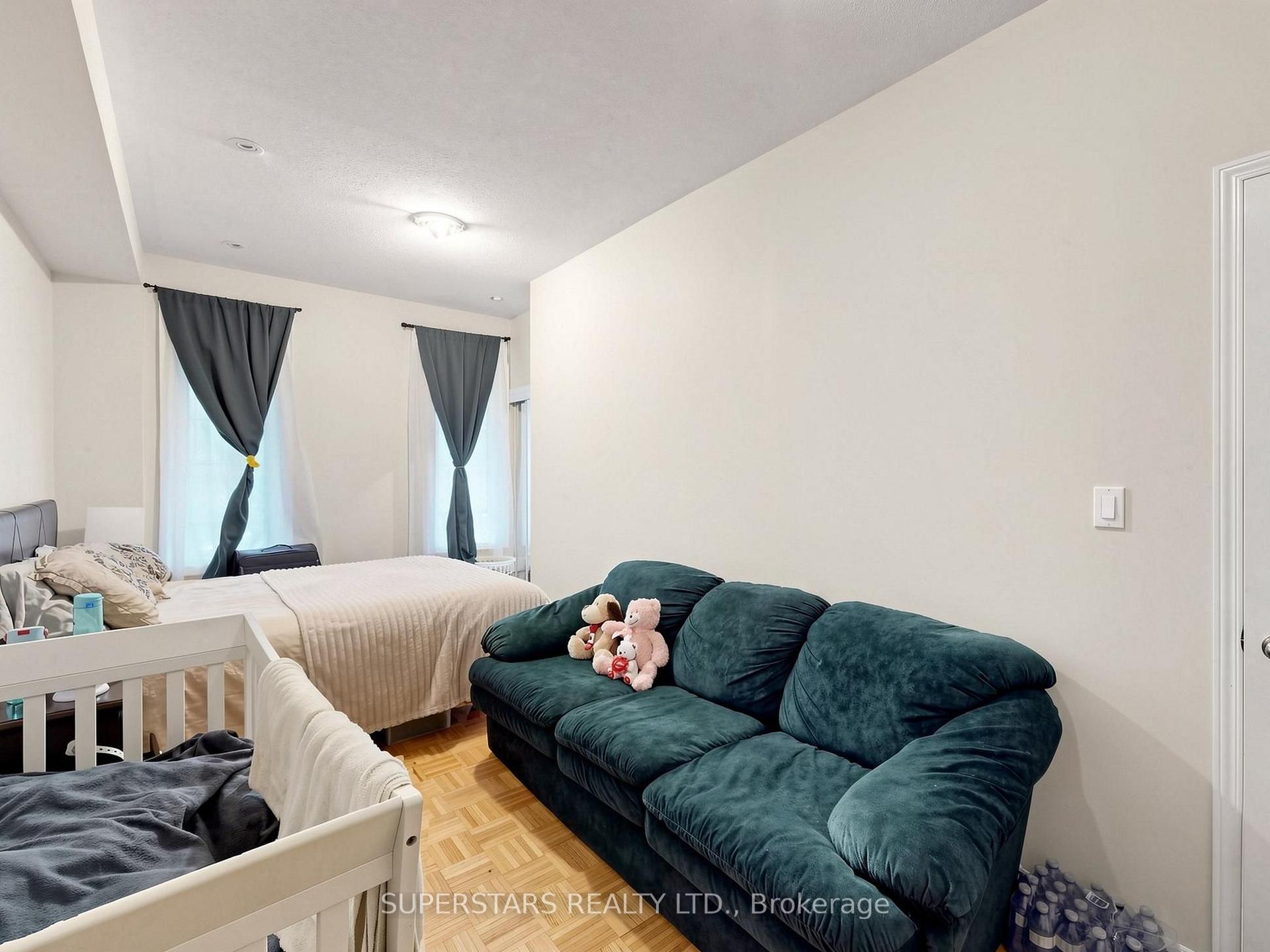 Photo 12 of 14 Bowsfield Road, North York, York University Heights — HOMEH