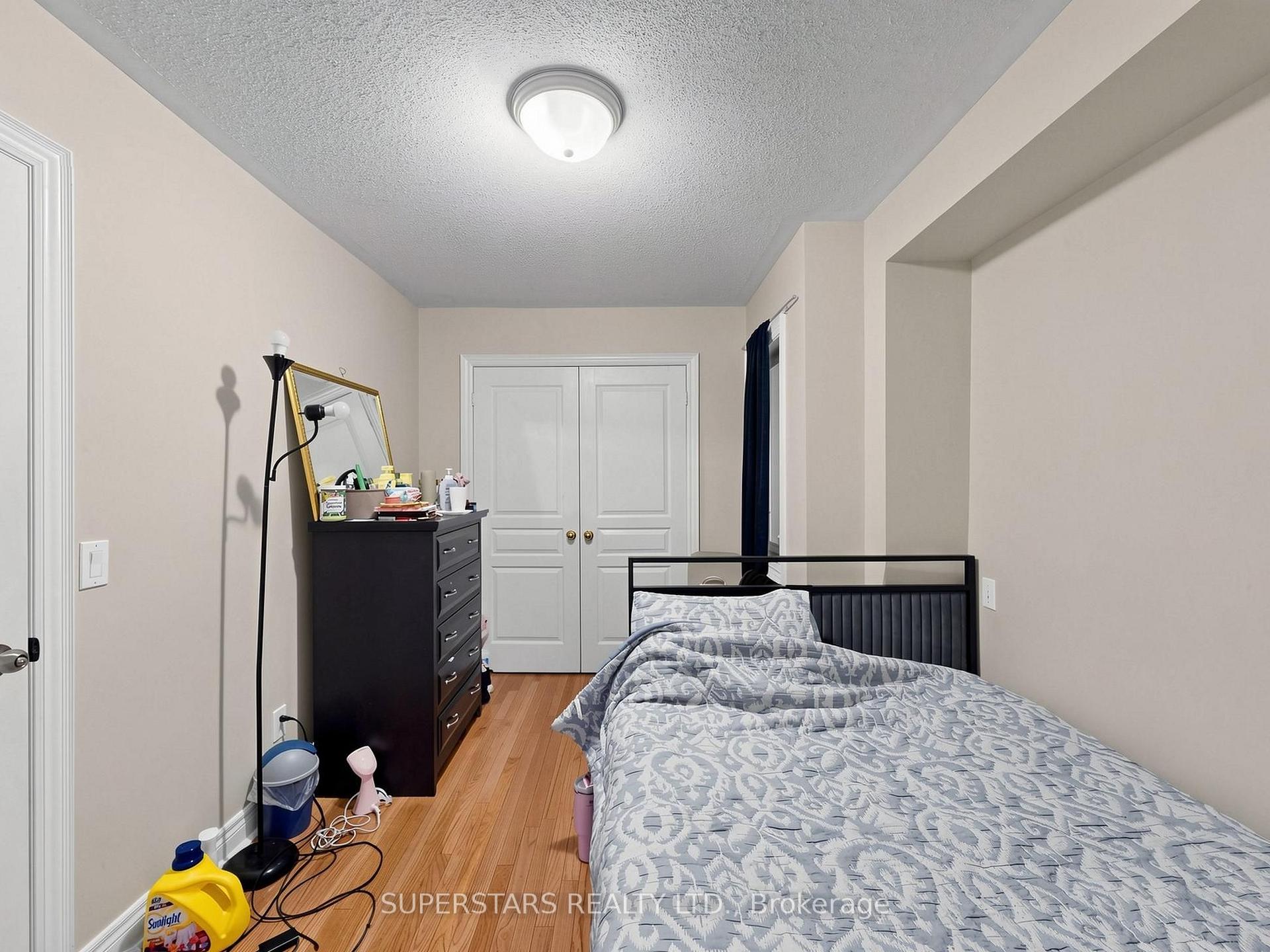 Photo 23 of 14 Bowsfield Road, North York, York University Heights — HOMEH