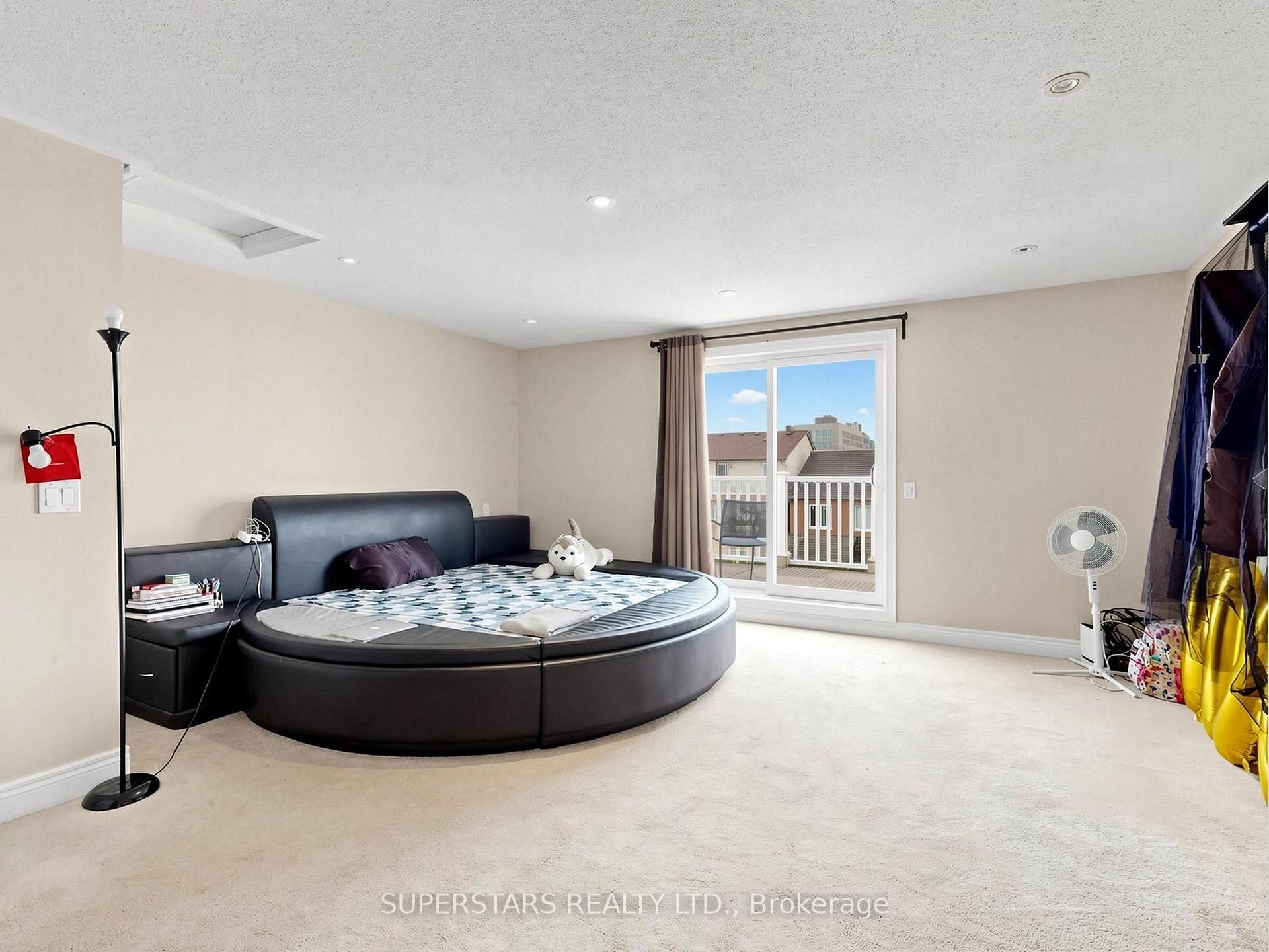 Photo 24 of 14 Bowsfield Road, North York, York University Heights — HOMEH