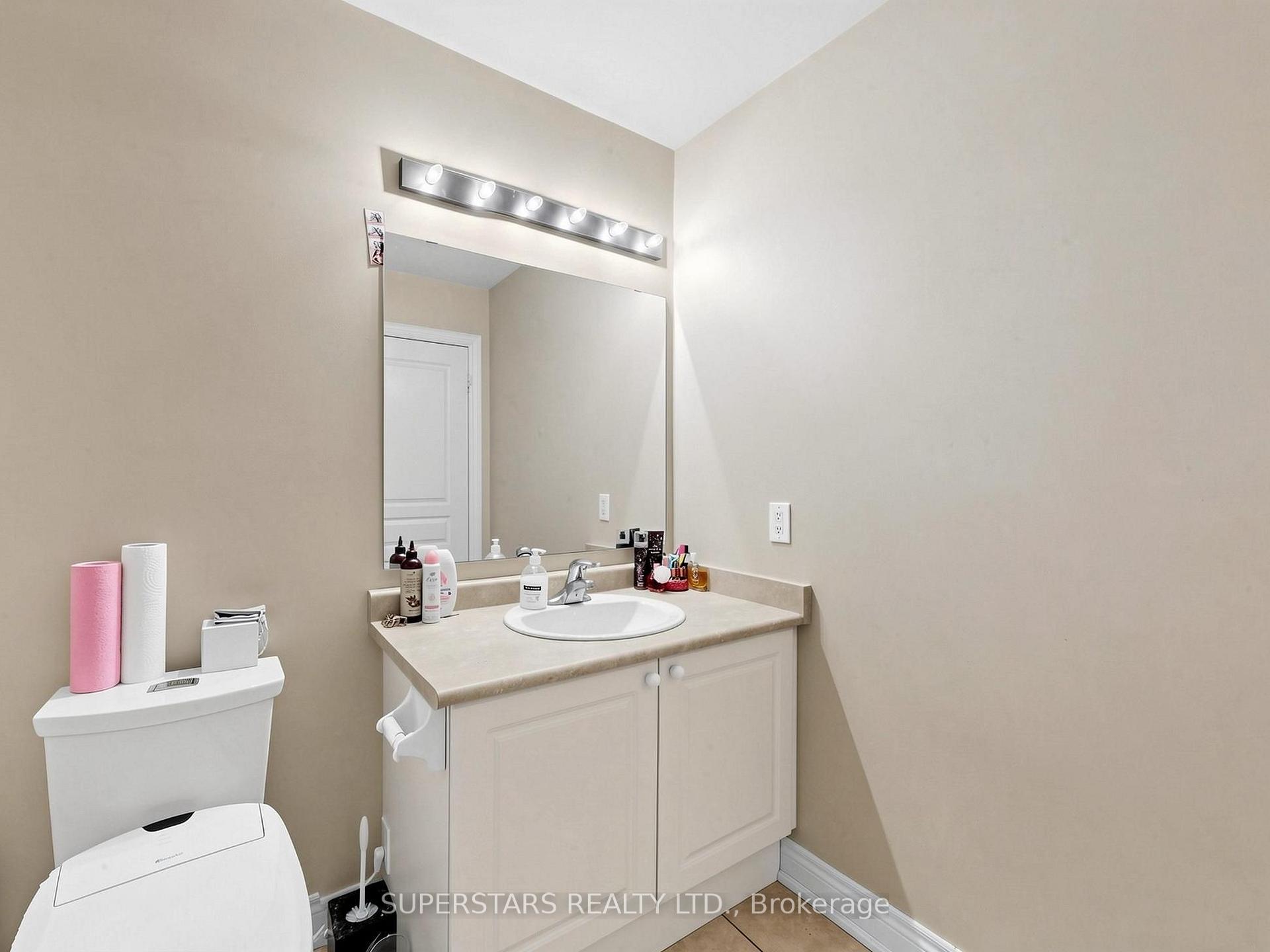 Photo 28 of 14 Bowsfield Road, North York, York University Heights — HOMEH