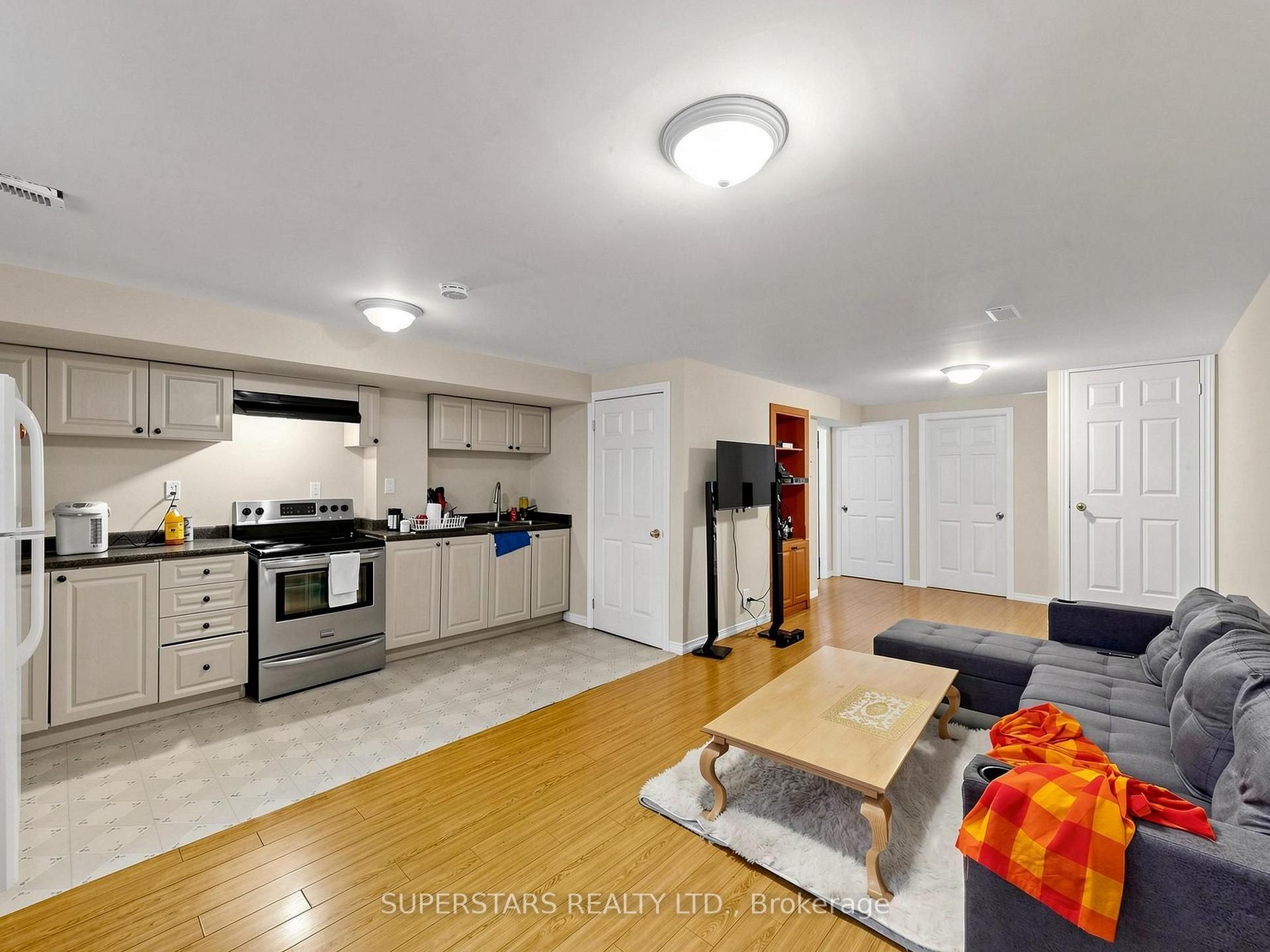 Photo 35 of 14 Bowsfield Road, North York, York University Heights — HOMEH