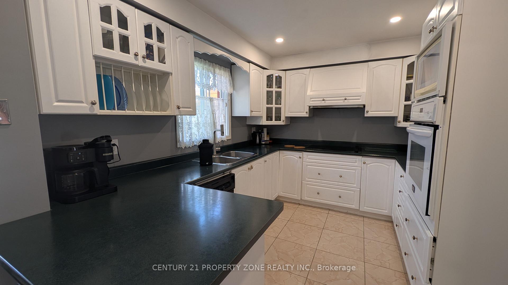 Photo 9 of 9 Corkett Drive, Brampton, Northwood Park — HOMEH