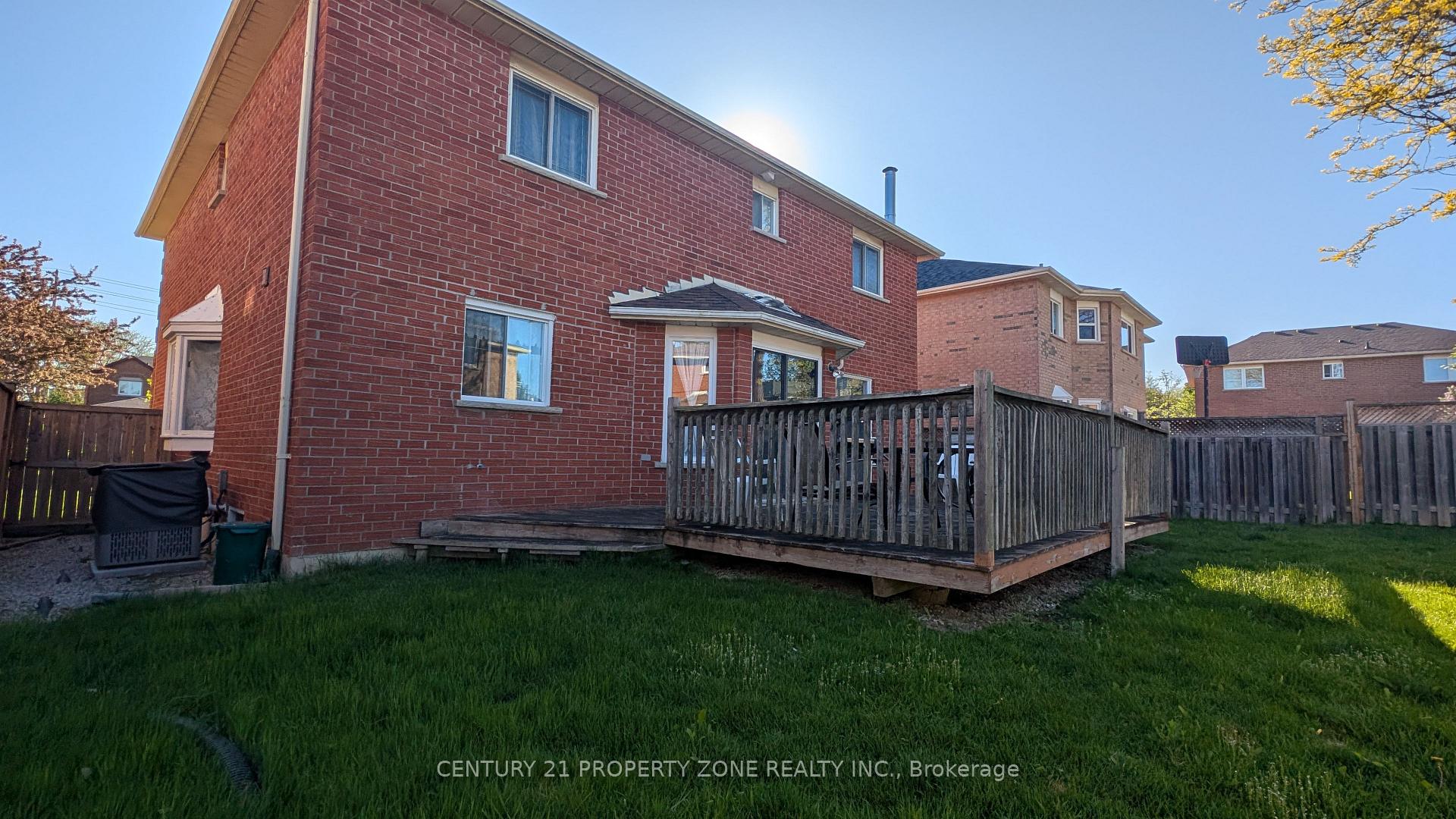 Photo 12 of 9 Corkett Drive, Brampton, Northwood Park — HOMEH