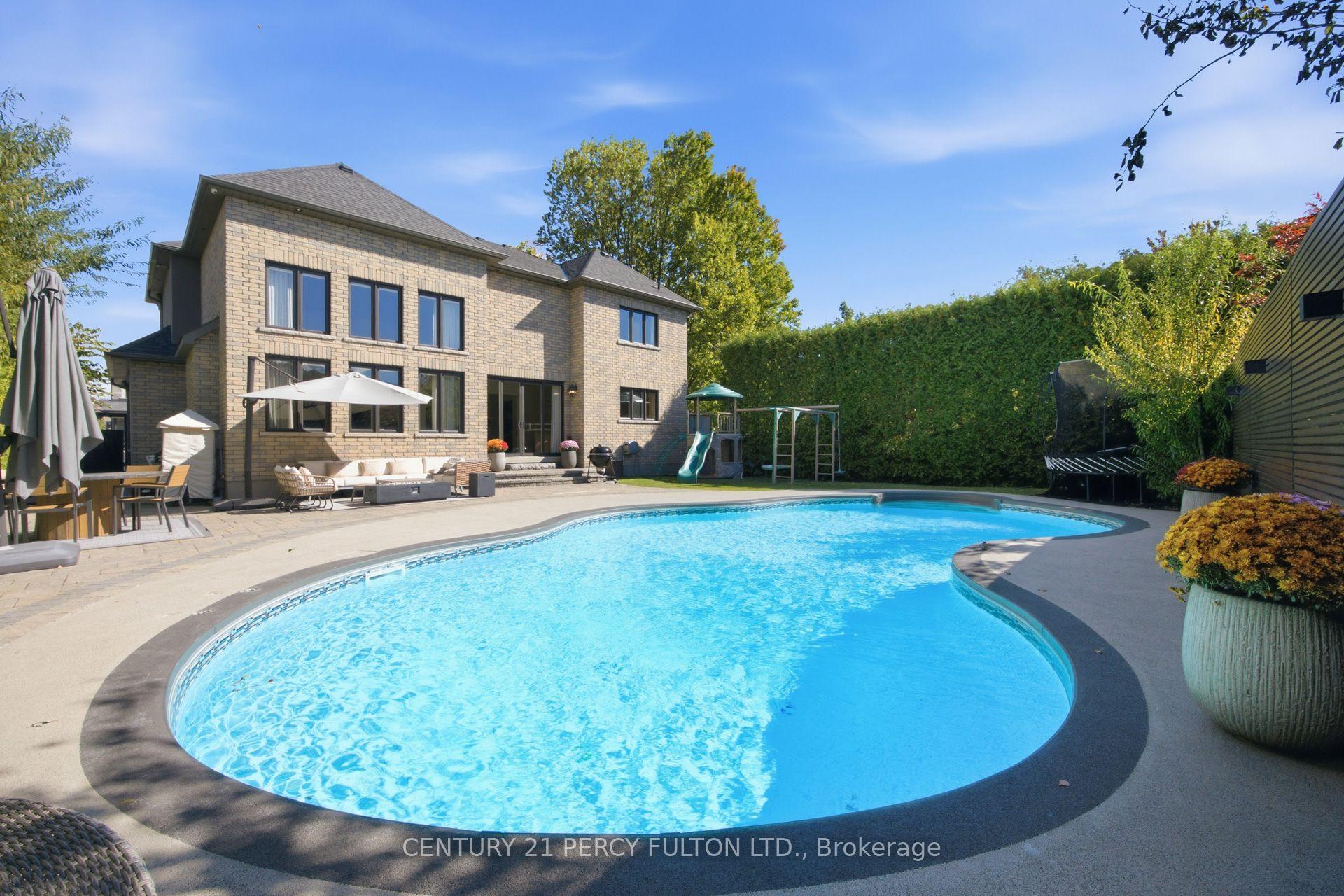Photo 4 of 82 Bridlewood Boulevard, Whitby, Rolling Acres — HOMEH