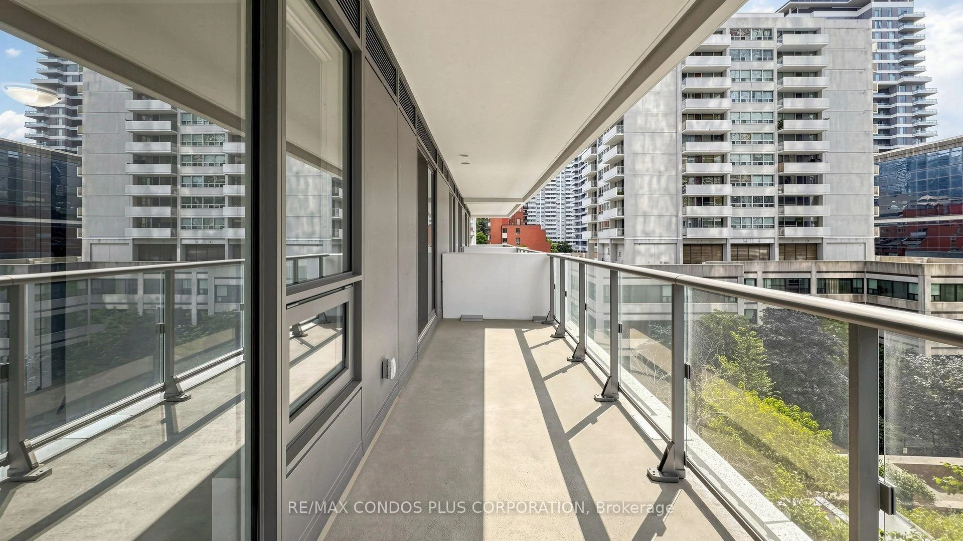 Photo 6 of Unit 506, 2221 Yonge Street, Toronto, Mount Pleasant West — HOMEH