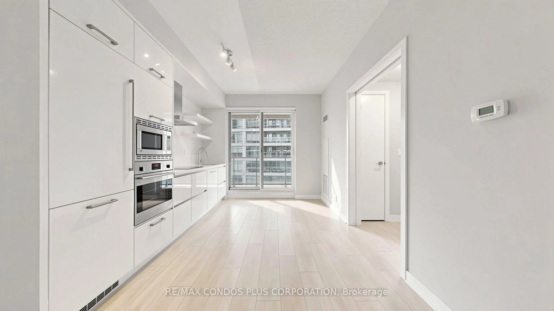 Photo 10 of Unit 506, 2221 Yonge Street, Toronto, Mount Pleasant West — HOMEH
