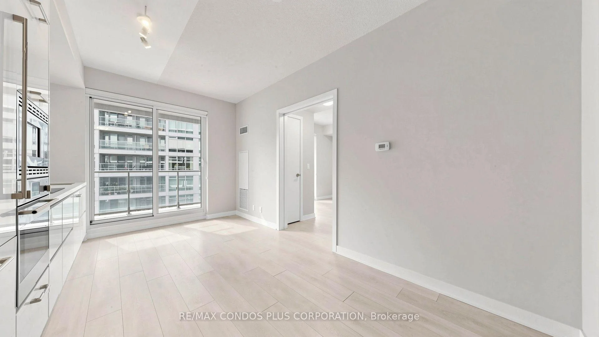 Photo 11 of Unit 506, 2221 Yonge Street, Toronto, Mount Pleasant West — HOMEH