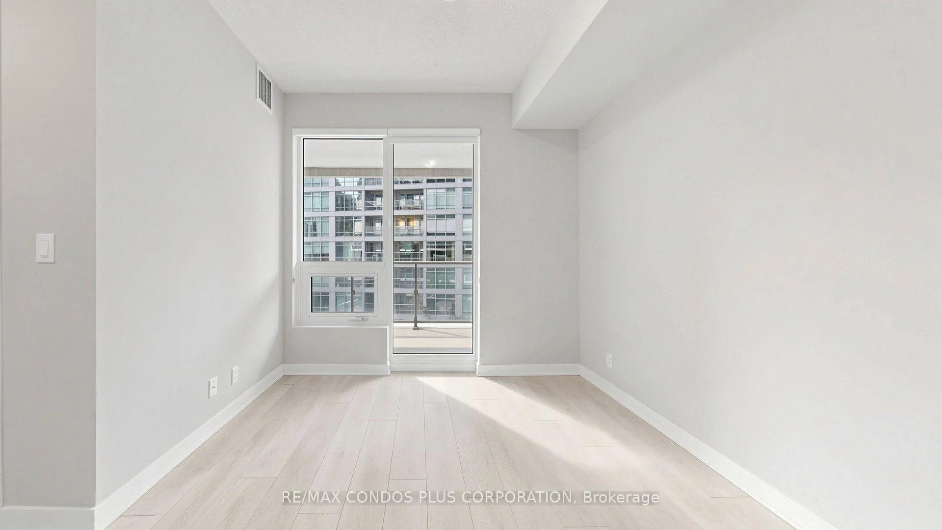 Photo 15 of Unit 506, 2221 Yonge Street, Toronto, Mount Pleasant West — HOMEH