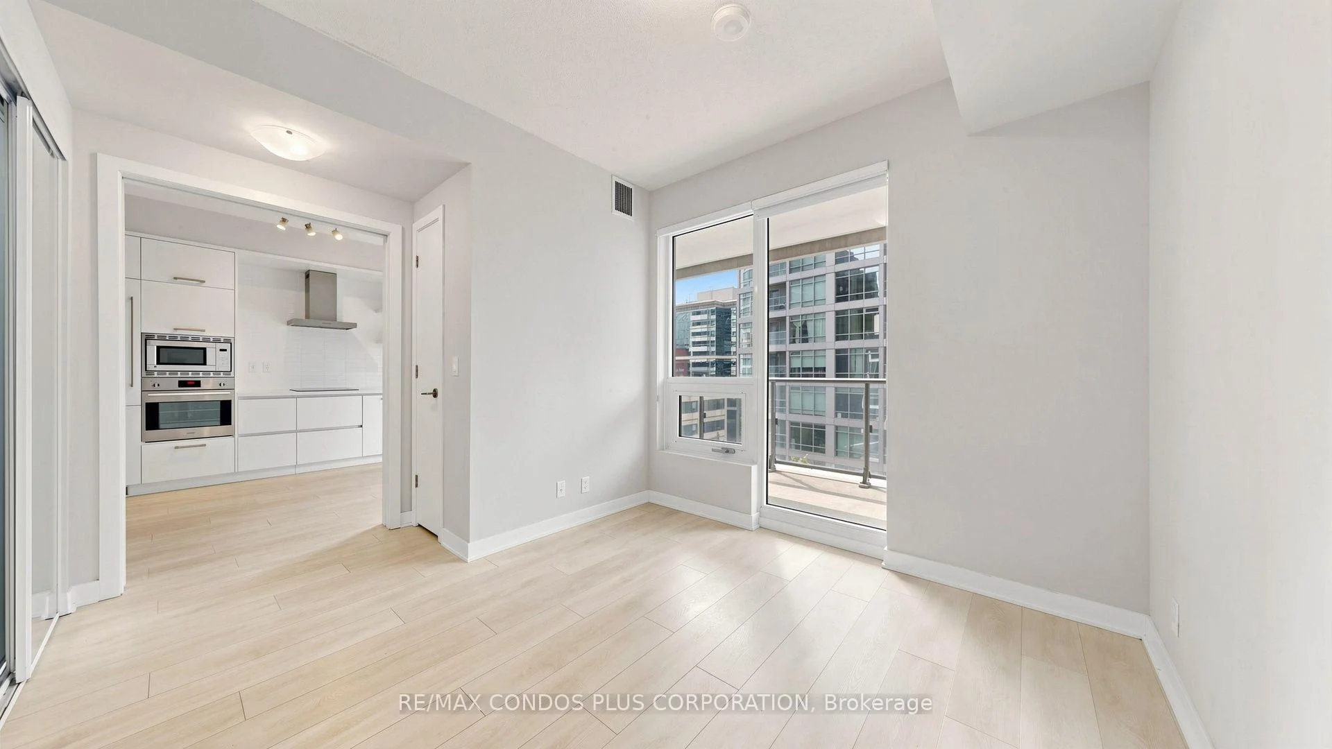 Photo 17 of Unit 506, 2221 Yonge Street, Toronto, Mount Pleasant West — HOMEH