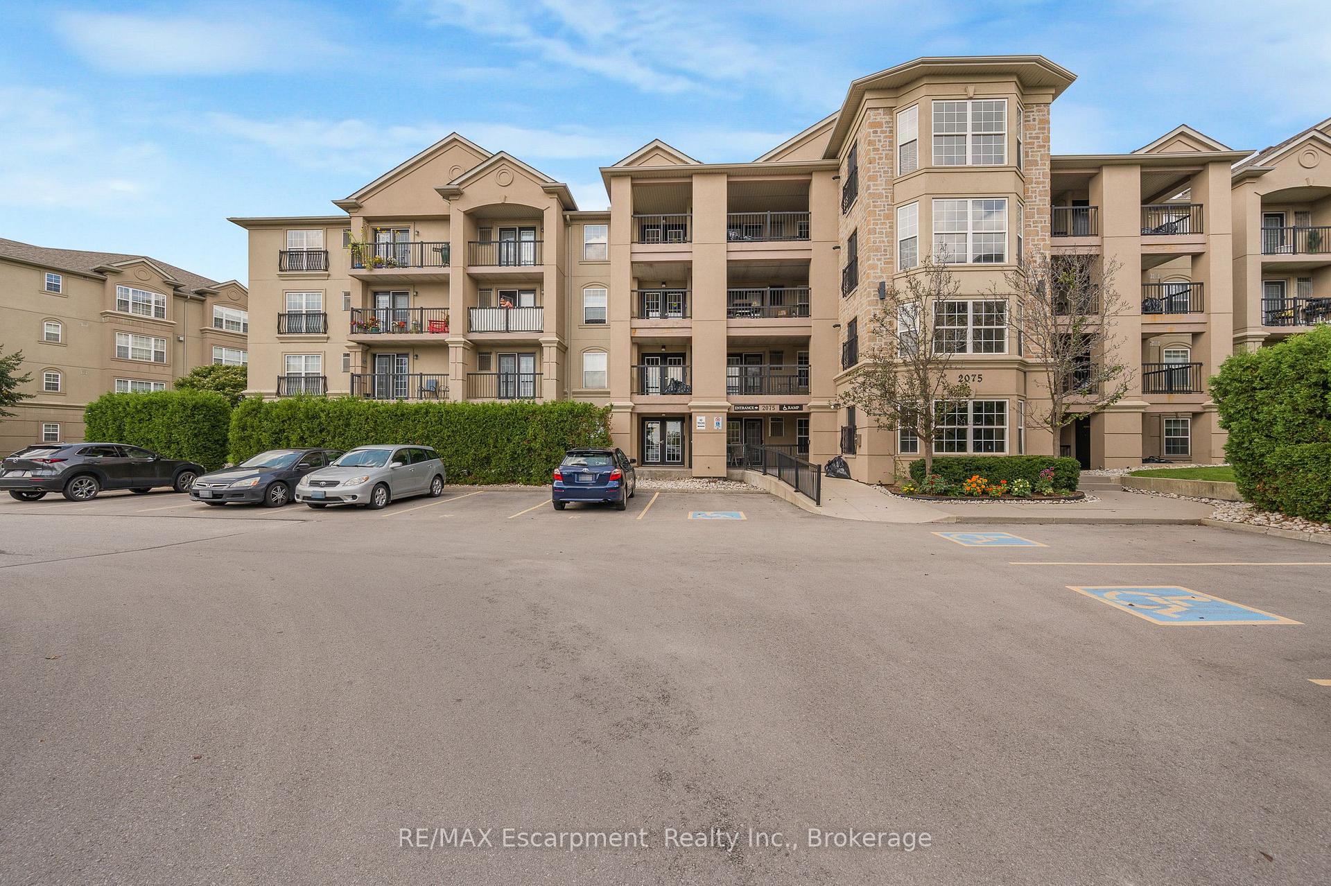 Photo 2 of Unit 102, 2075 Appleby Line, Burlington, Uptown — HOMEH