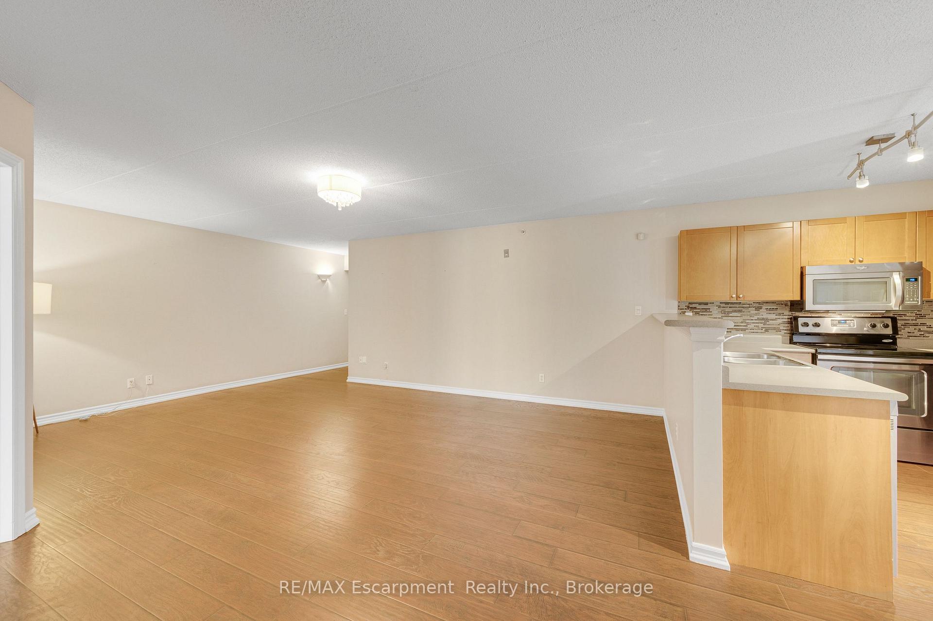 Photo 8 of Unit 102, 2075 Appleby Line, Burlington, Uptown — HOMEH