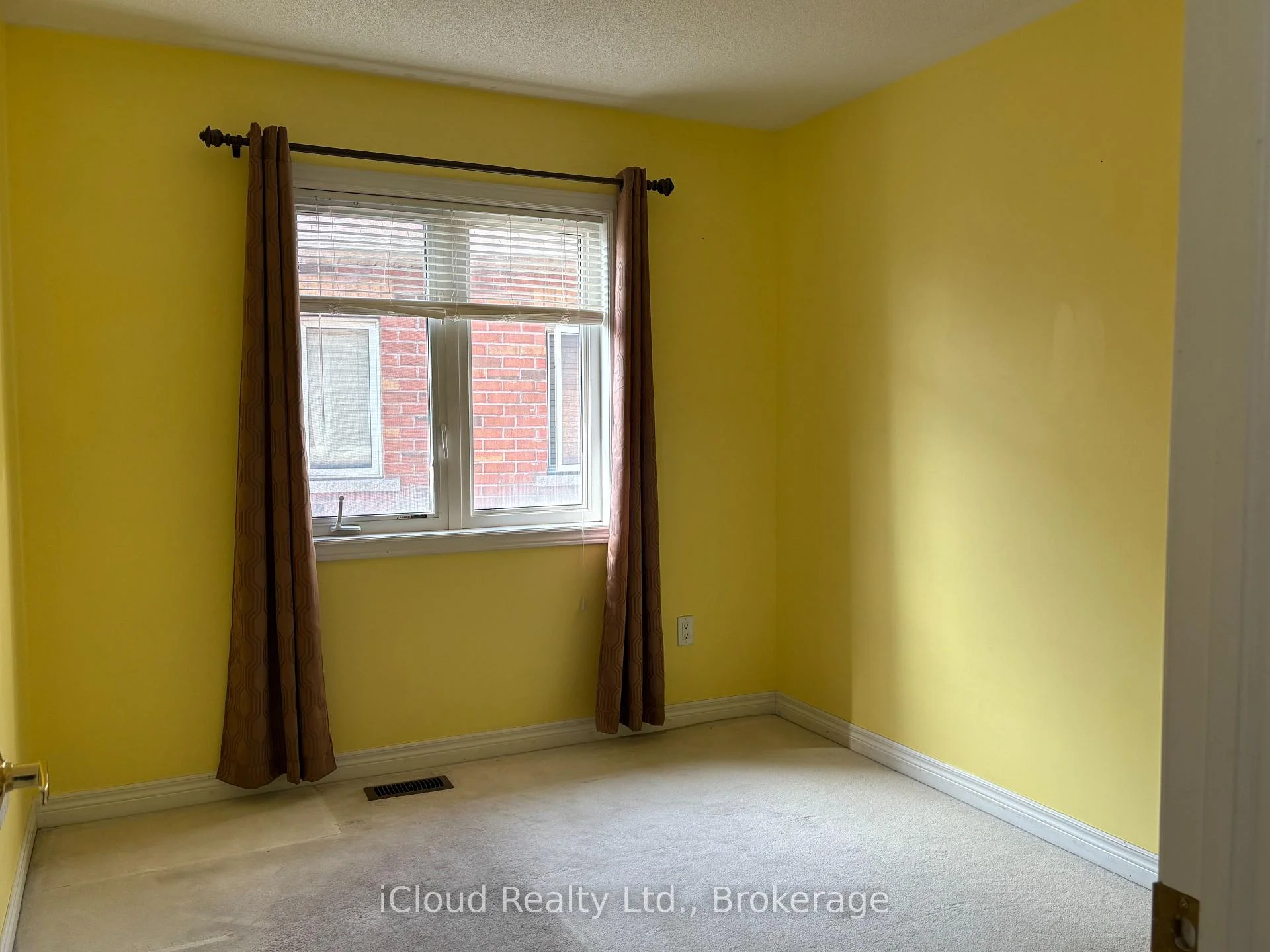 Photo 30 of 539 Coach Drive, Mississauga, Hurontario — HOMEH