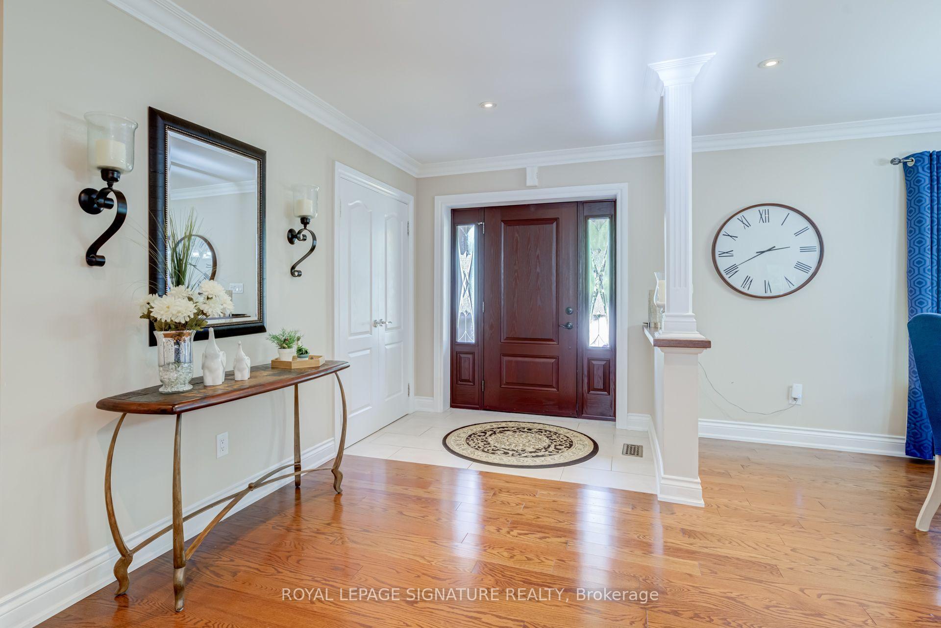 Photo 2 of 2544 Sharon Crescent, Mississauga, Erindale — HOMEH