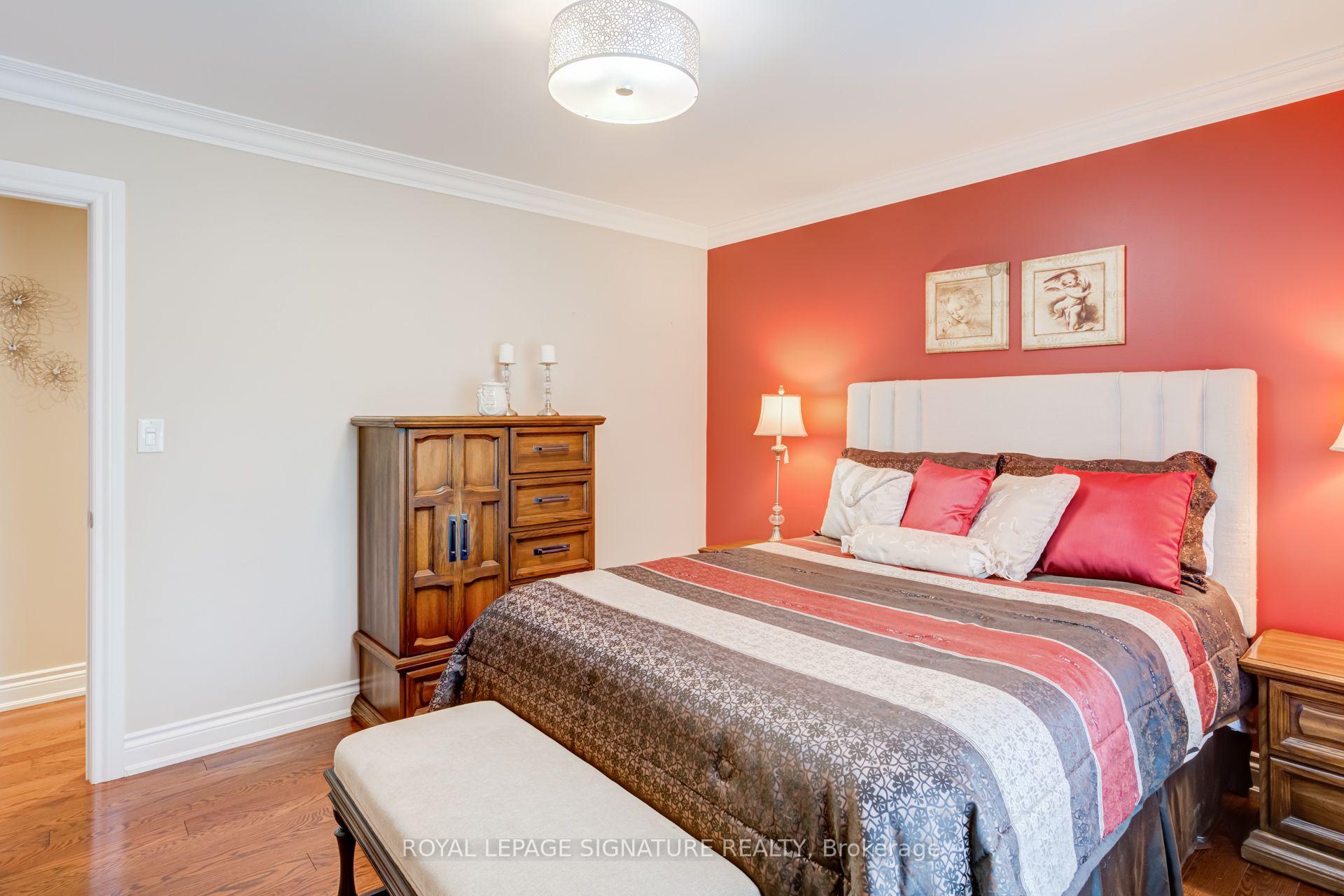 Photo 7 of 2544 Sharon Crescent, Mississauga, Erindale — HOMEH