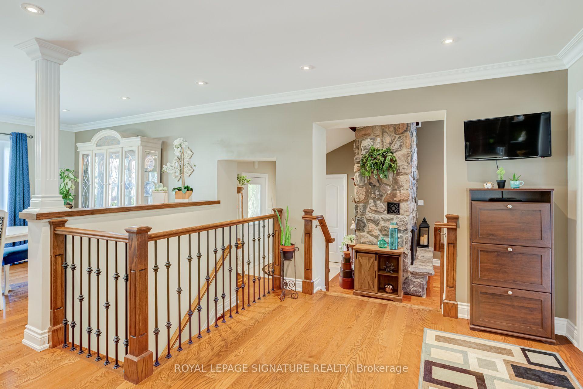 Photo 11 of 2544 Sharon Crescent, Mississauga, Erindale — HOMEH