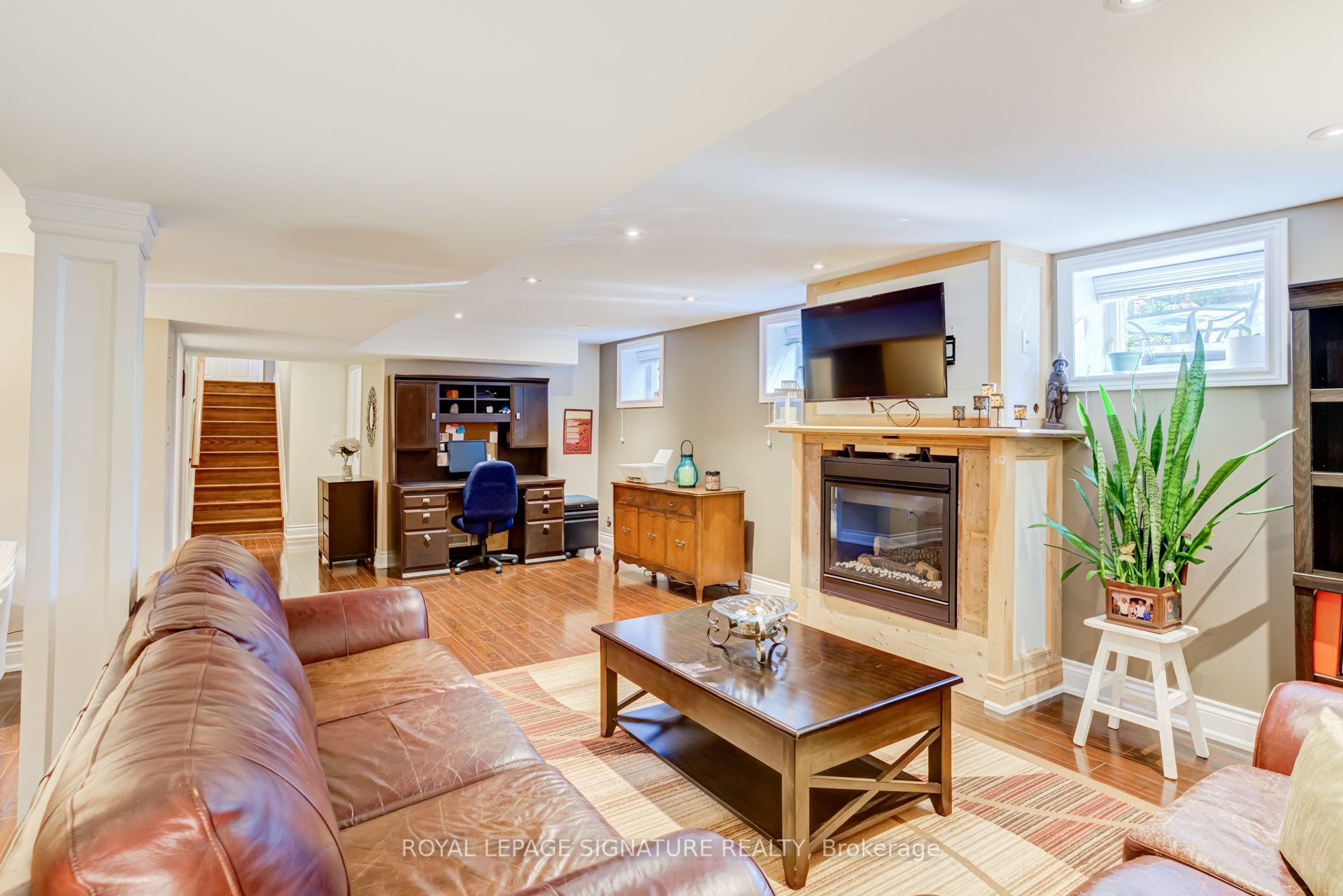Photo 15 of 2544 Sharon Crescent, Mississauga, Erindale — HOMEH