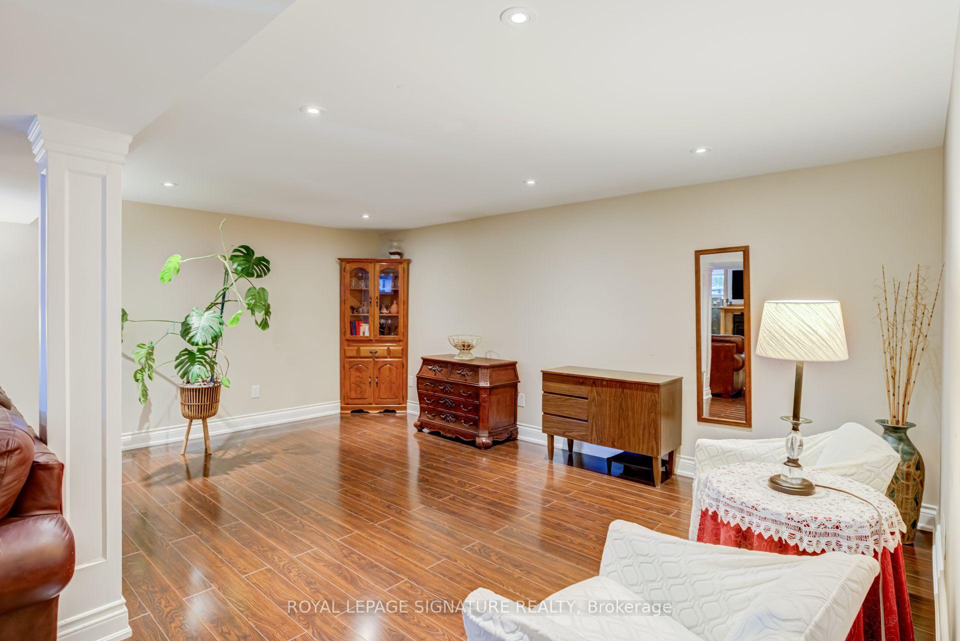 Photo 17 of 2544 Sharon Crescent, Mississauga, Erindale — HOMEH
