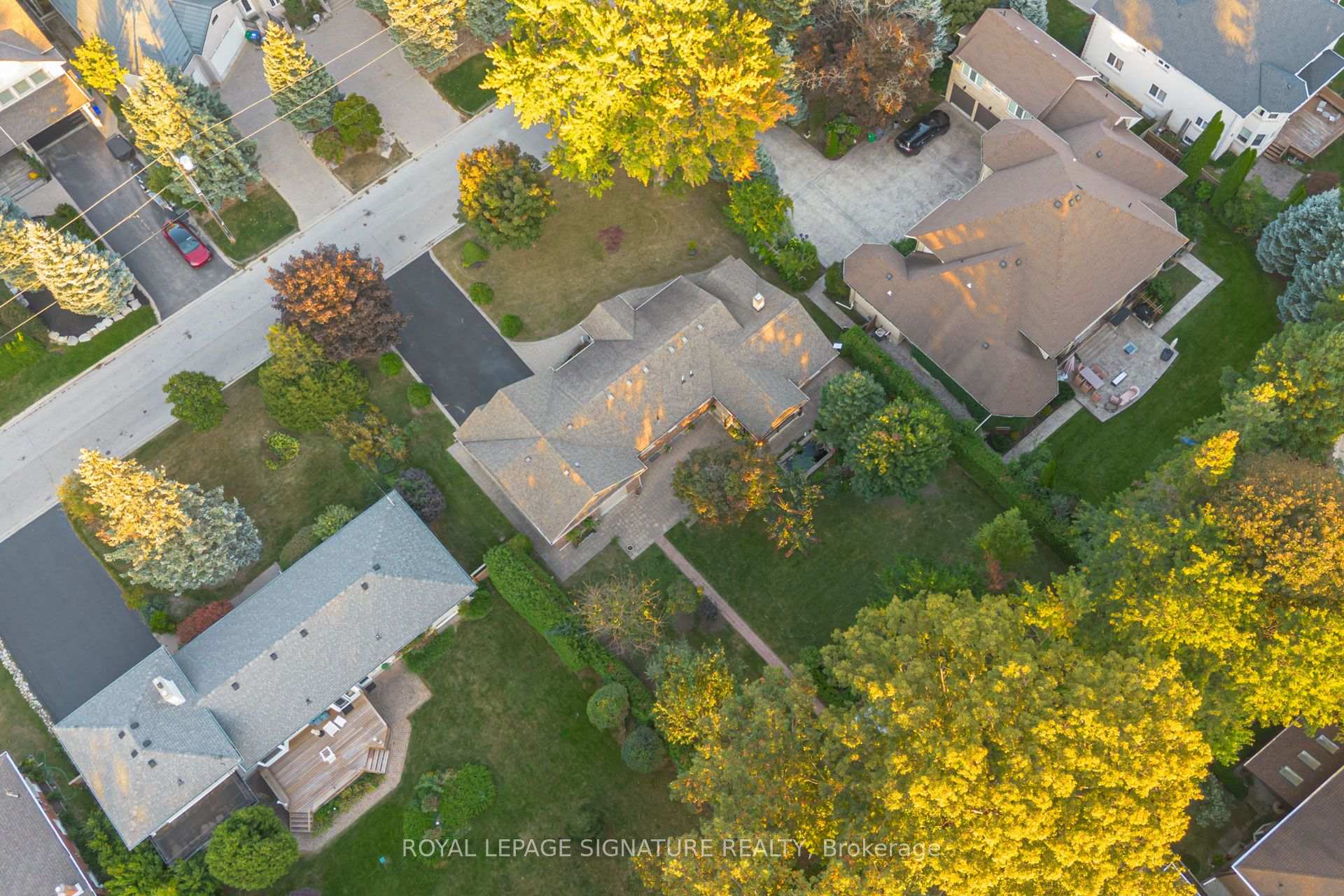 Photo 27 of 2544 Sharon Crescent, Mississauga, Erindale — HOMEH