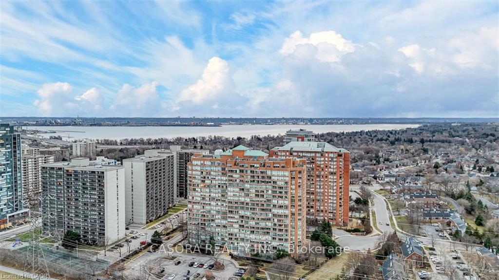 Photo 4 of Unit 903, 1276 Maple Crossing Boulevard, Burlington, Brant — HOMEH