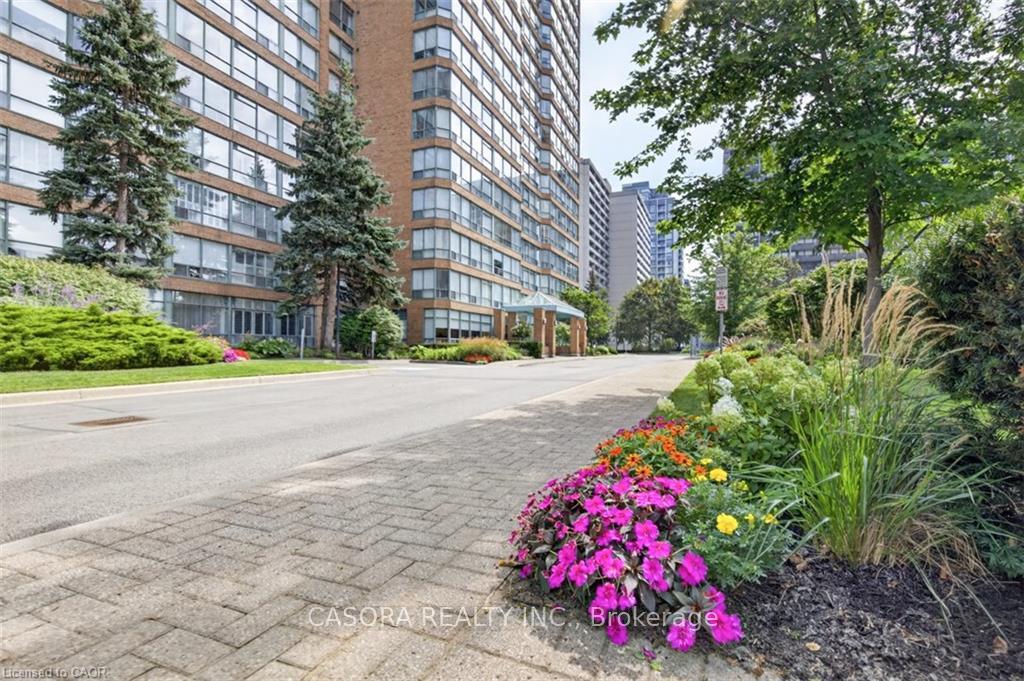 Photo 6 of Unit 903, 1276 Maple Crossing Boulevard, Burlington, Brant — HOMEH