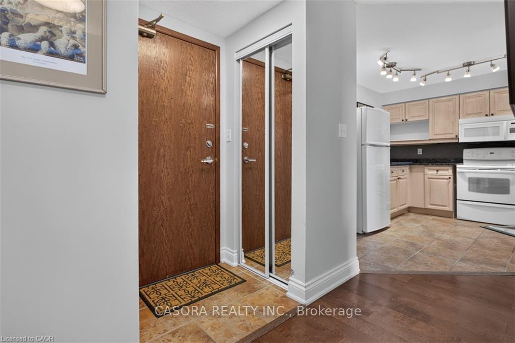 Photo 12 of Unit 903, 1276 Maple Crossing Boulevard, Burlington, Brant — HOMEH
