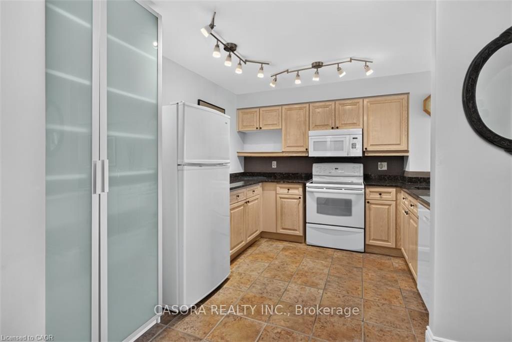 Photo 14 of Unit 903, 1276 Maple Crossing Boulevard, Burlington, Brant — HOMEH