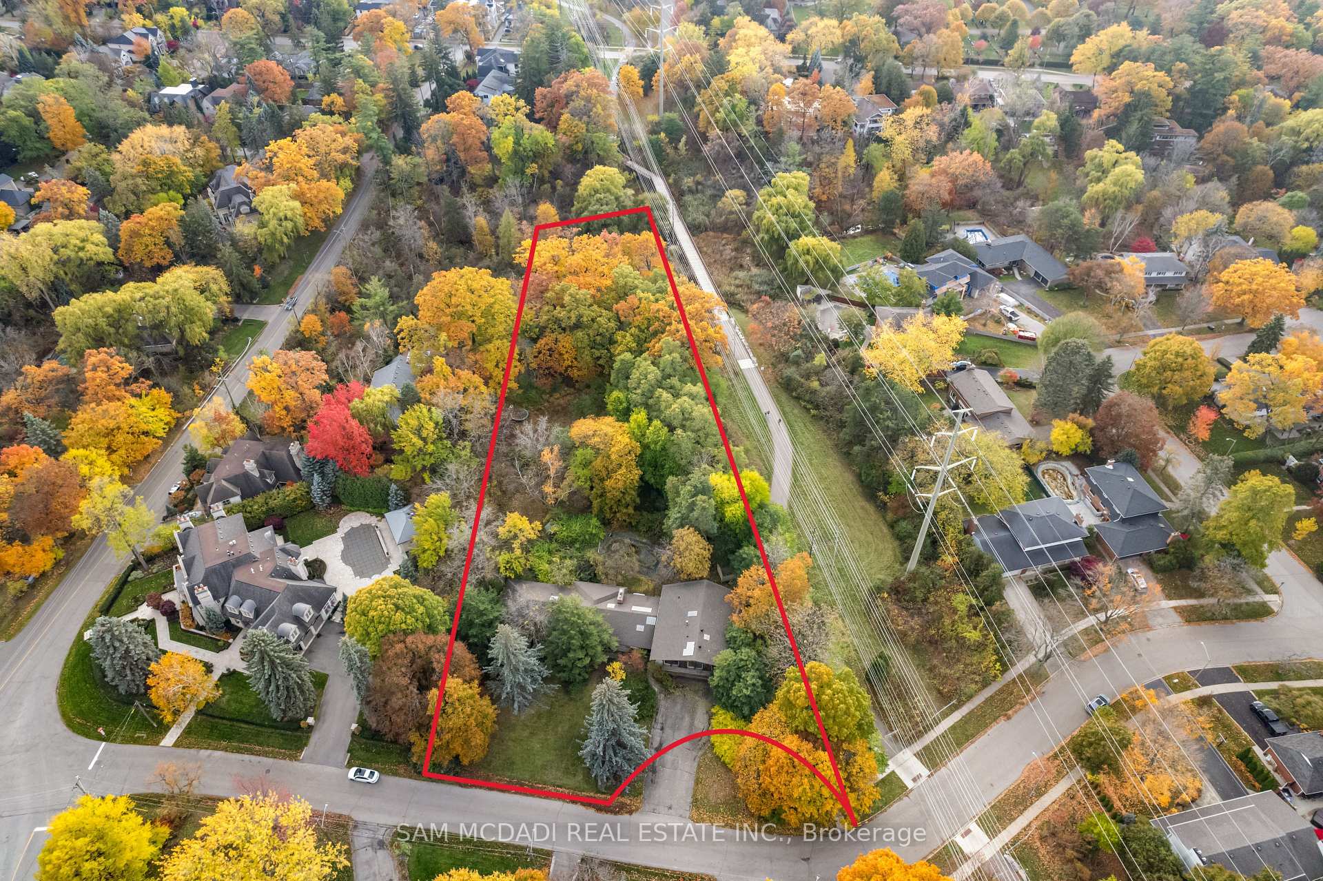 Photo 4 of 1310 Ravine Drive, Mississauga, Lorne Park — HOMEH