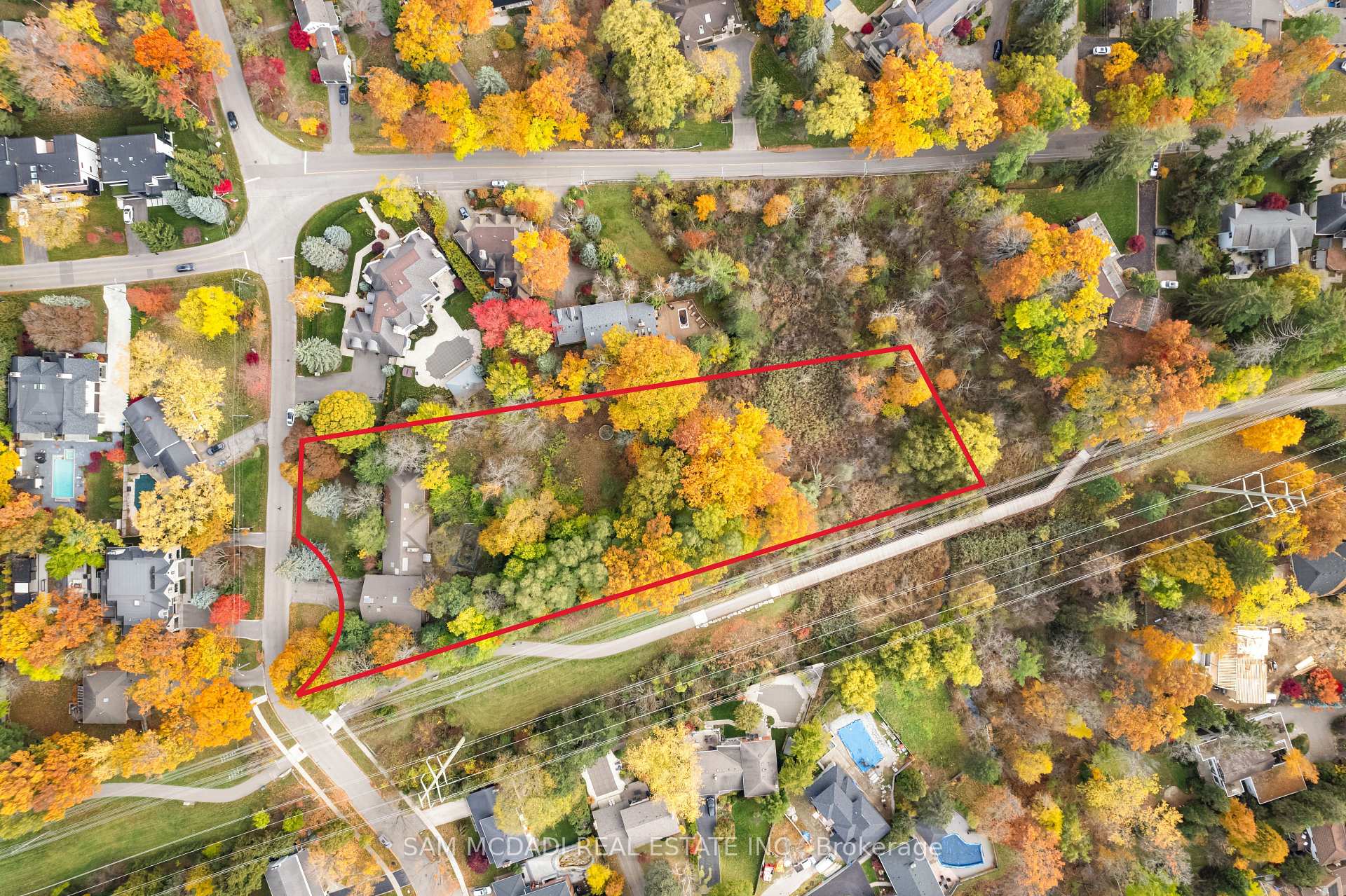 Photo 5 of 1310 Ravine Drive, Mississauga, Lorne Park — HOMEH