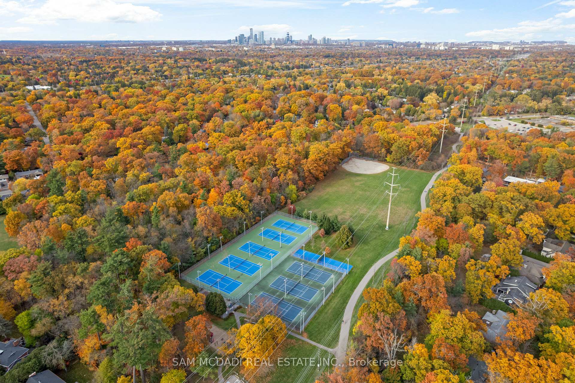 Photo 14 of 1310 Ravine Drive, Mississauga, Lorne Park — HOMEH