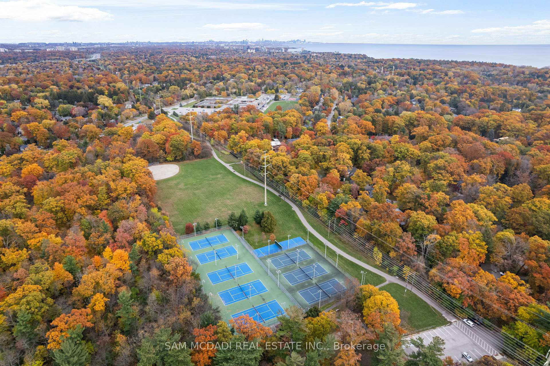Photo 15 of 1310 Ravine Drive, Mississauga, Lorne Park — HOMEH