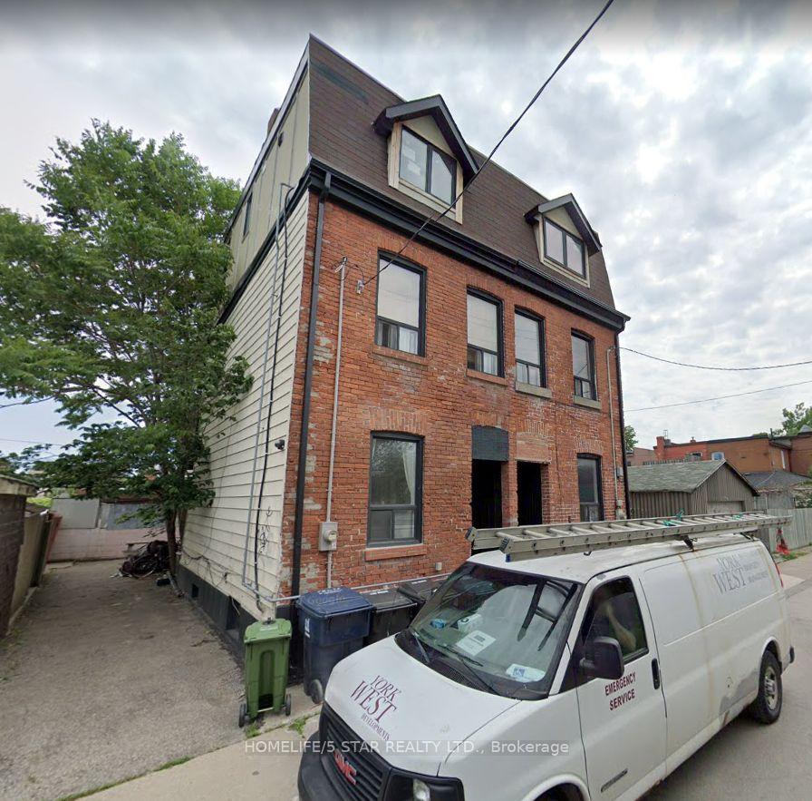 Photo 1 of 39 Humbert Street, Toronto, Trinity-Bellwoods — HOMEH