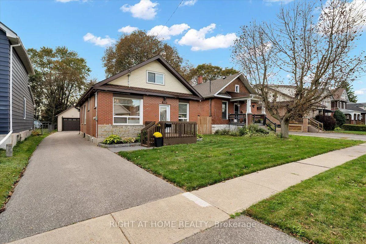 Photo 4 of 176 Burk Street, Oshawa, Vanier — HOMEH