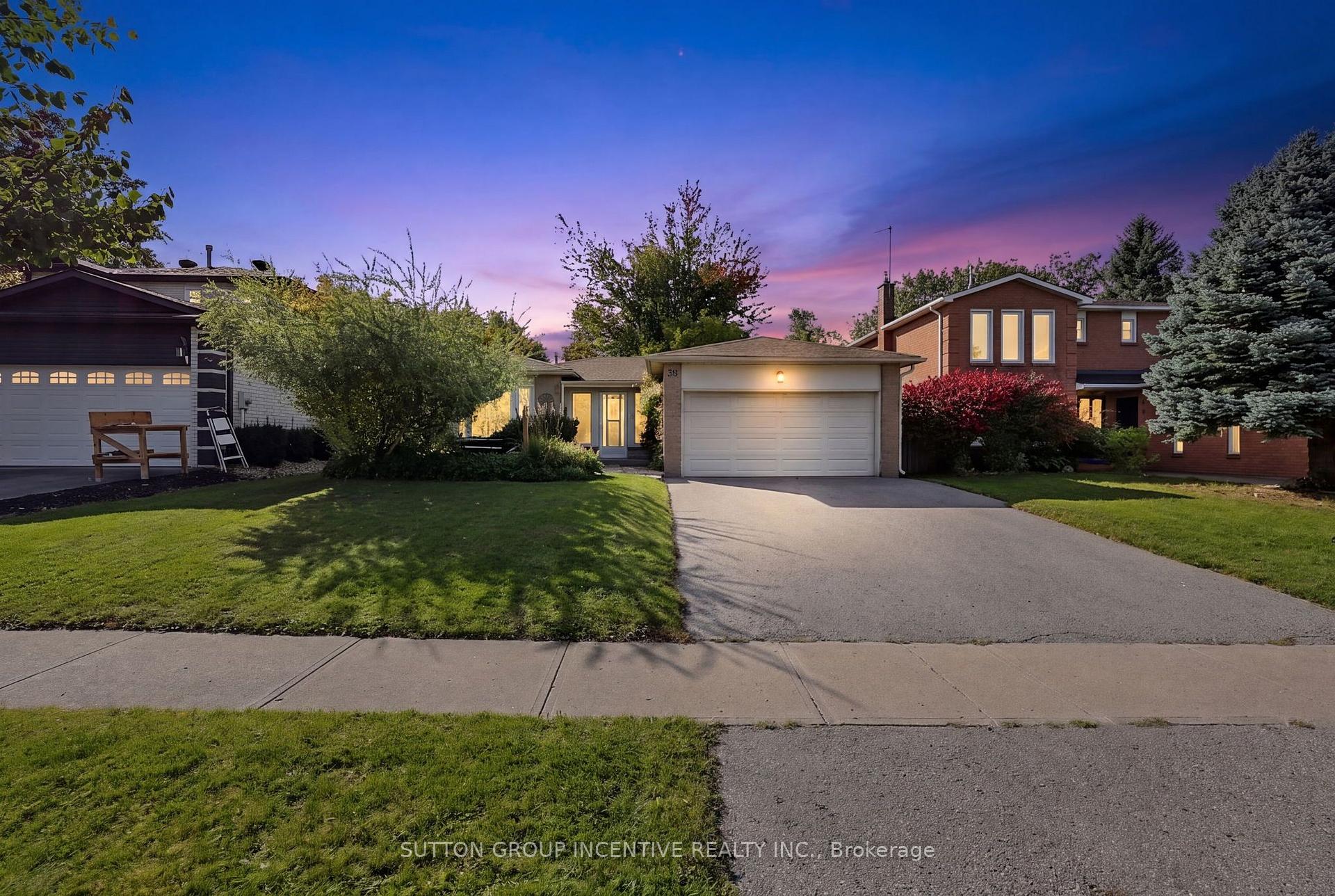 Photo 2 of 38 Trillium Crescent, Barrie, Allandale Heights — HOMEH