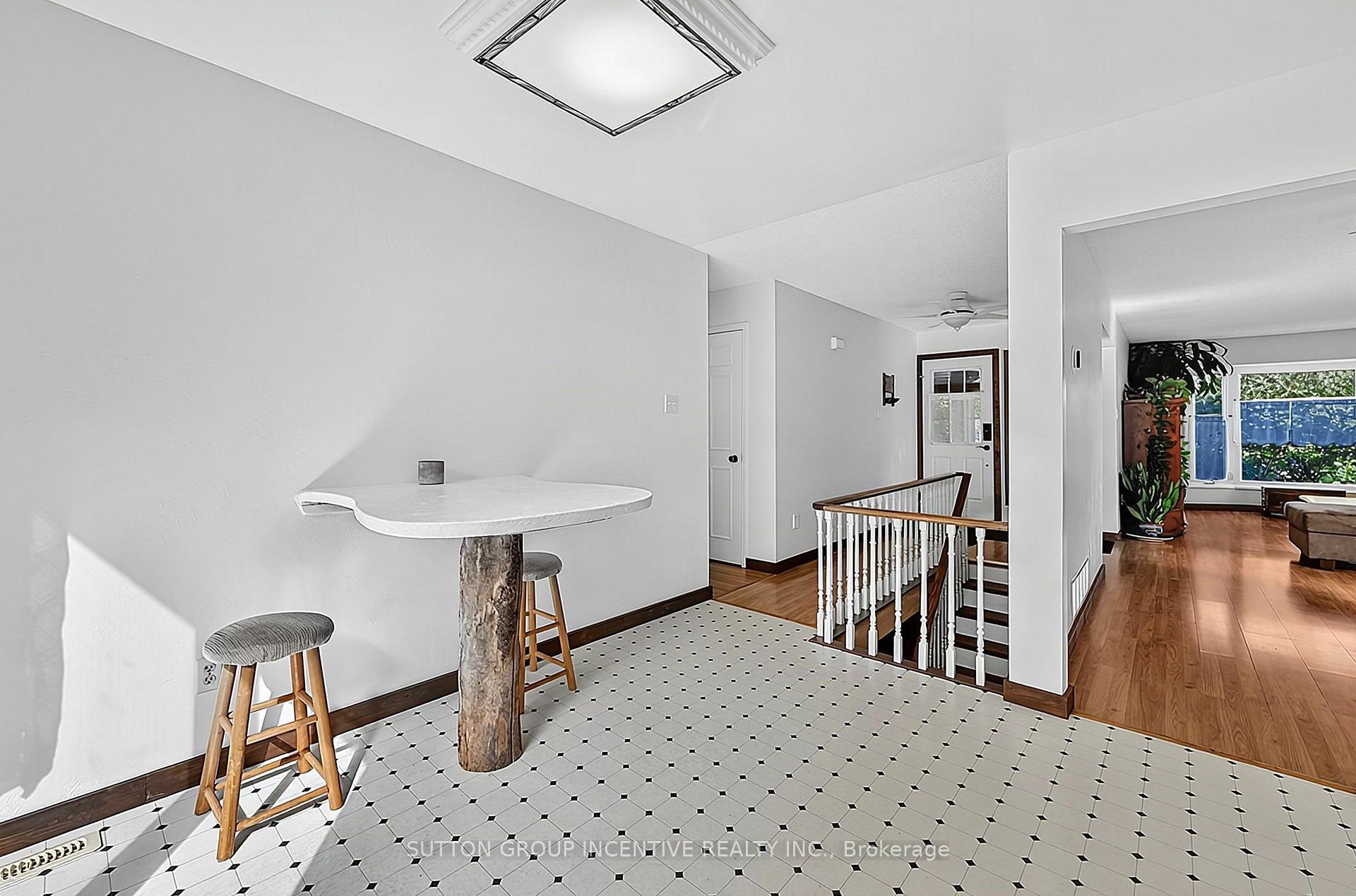 Photo 12 of 38 Trillium Crescent, Barrie, Allandale Heights — HOMEH