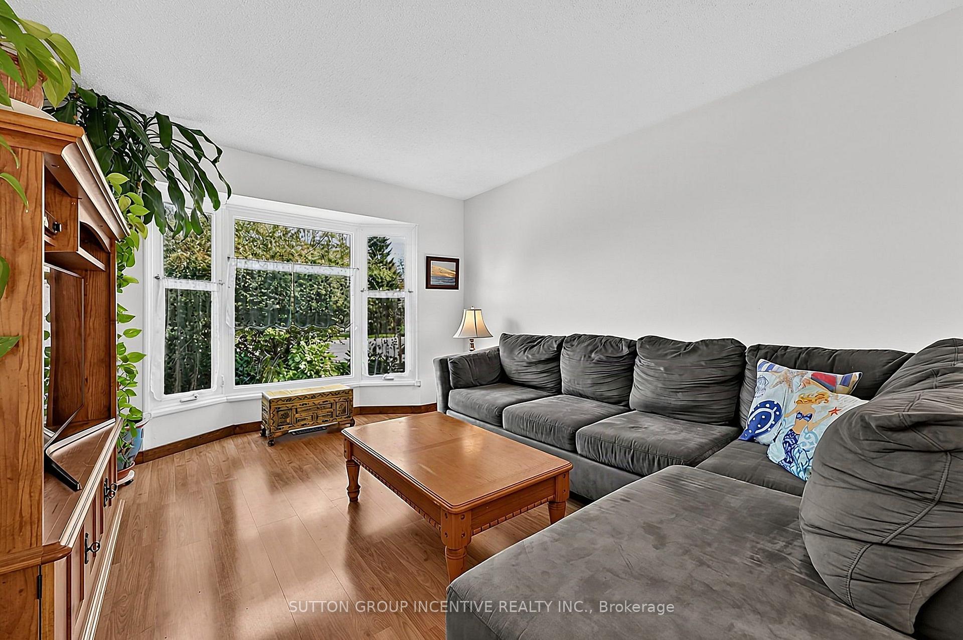 Photo 15 of 38 Trillium Crescent, Barrie, Allandale Heights — HOMEH