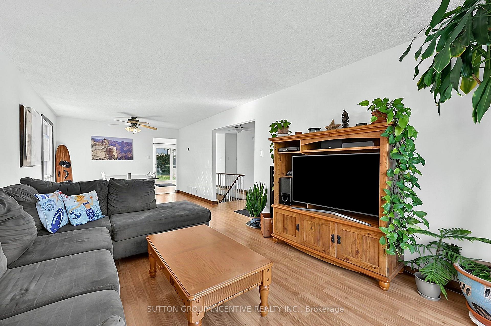 Photo 17 of 38 Trillium Crescent, Barrie, Allandale Heights — HOMEH