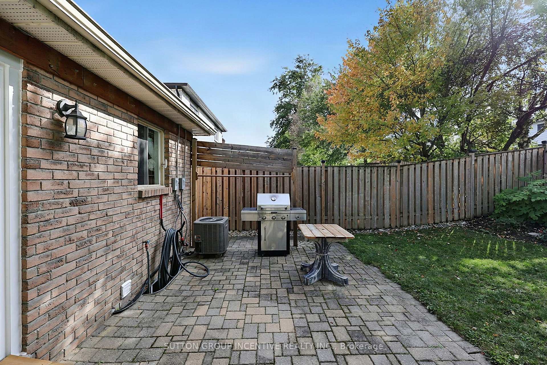 Photo 33 of 38 Trillium Crescent, Barrie, Allandale Heights — HOMEH