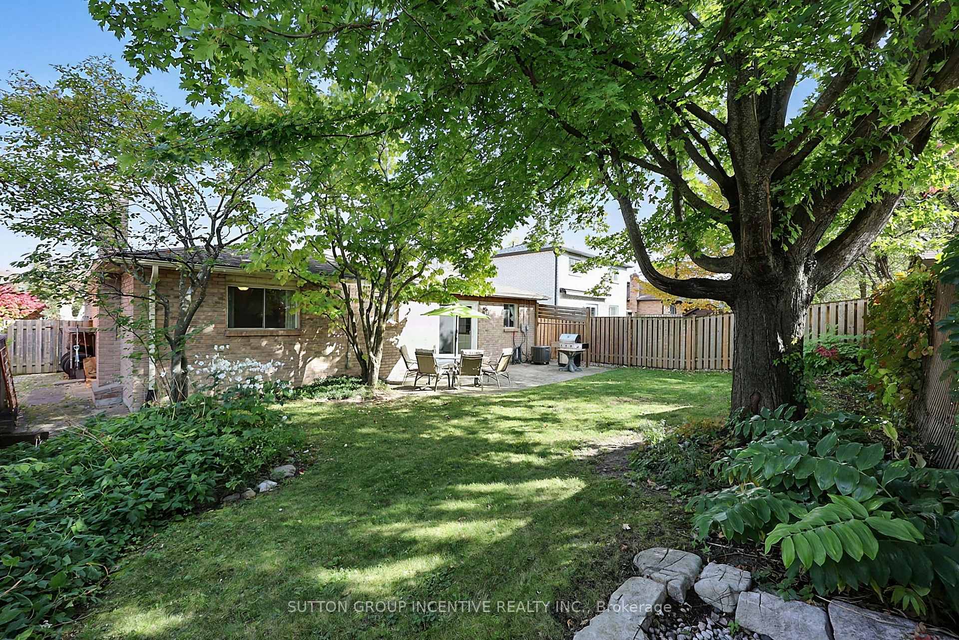 Photo 35 of 38 Trillium Crescent, Barrie, Allandale Heights — HOMEH