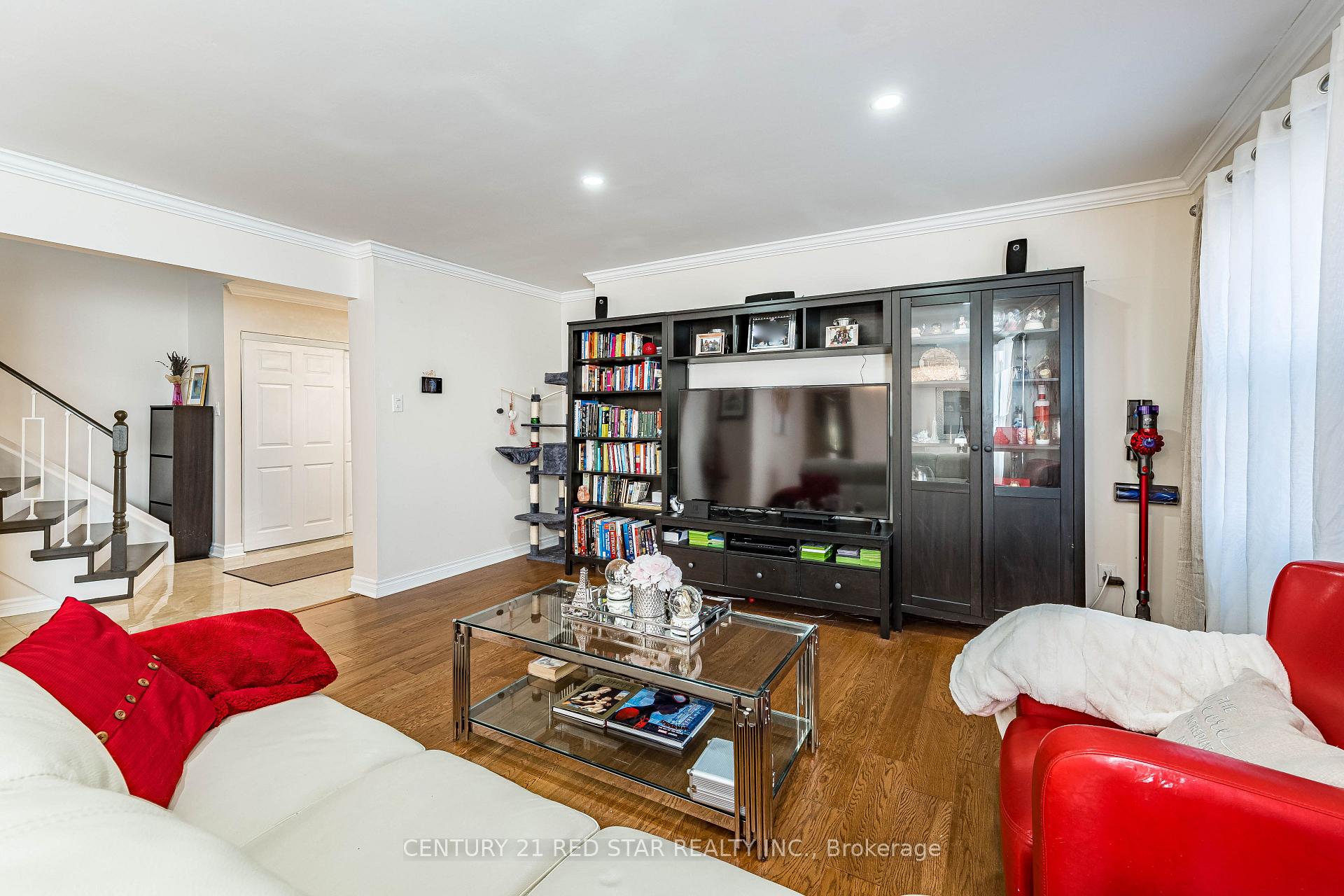 Photo 13 of 56 Fountainbridge Drive, Caledon, Bolton East — HOMEH