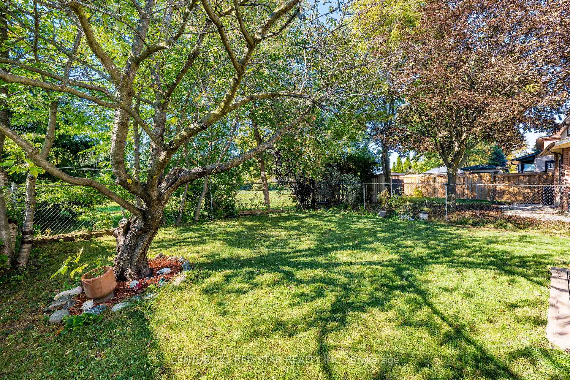 Photo 42 of 56 Fountainbridge Drive, Caledon, Bolton East — HOMEH