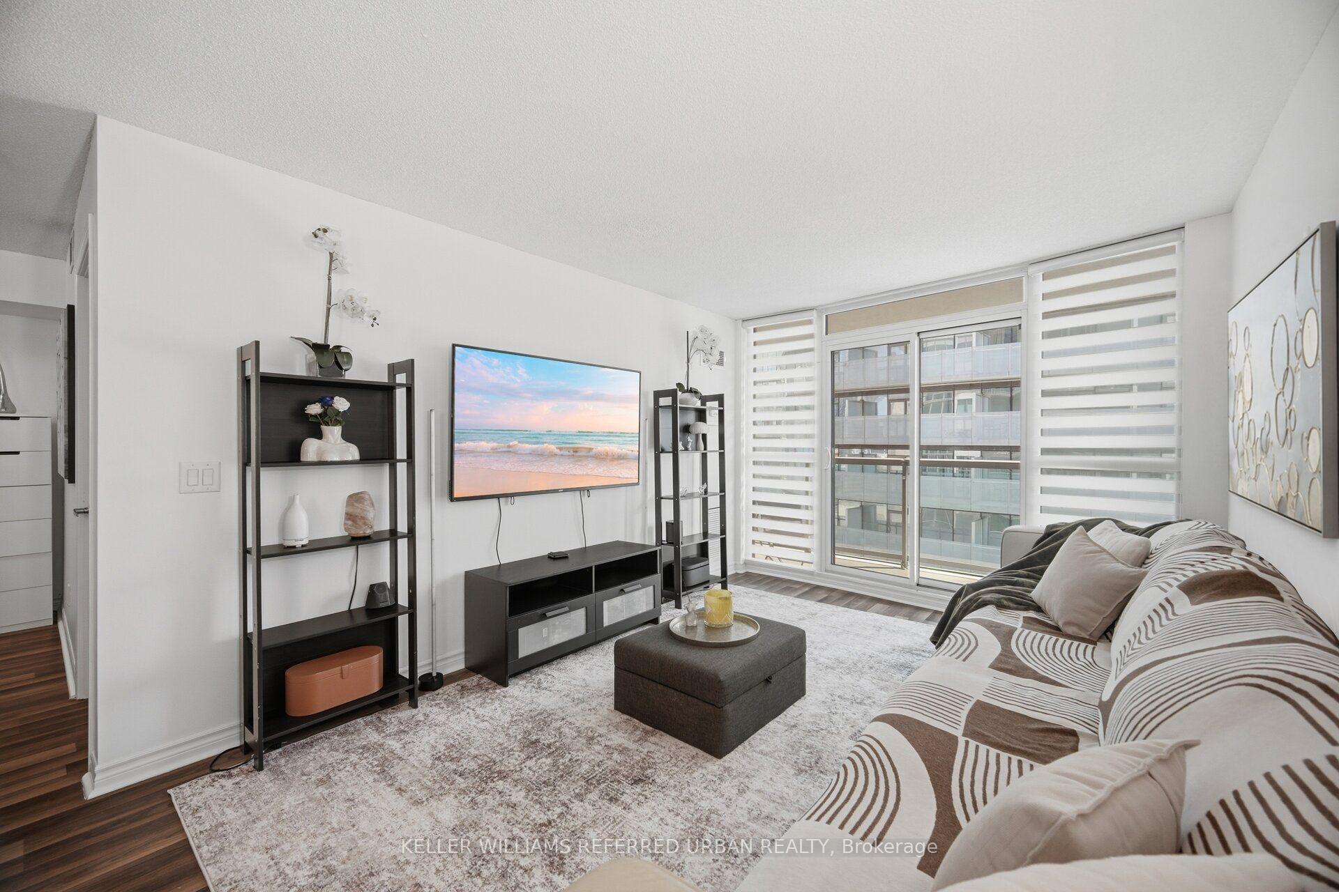Photo 4 of Unit 3708, 19 Grand Trunk Crescent, Toronto, Waterfront Communities — HOMEH