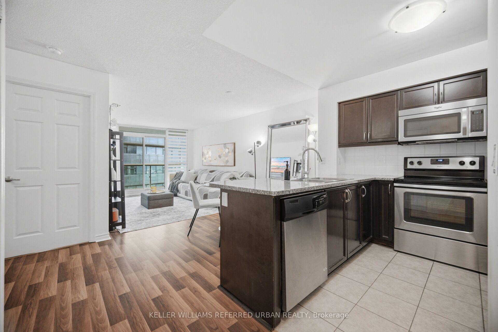 Photo 5 of Unit 3708, 19 Grand Trunk Crescent, Toronto, Waterfront Communities — HOMEH