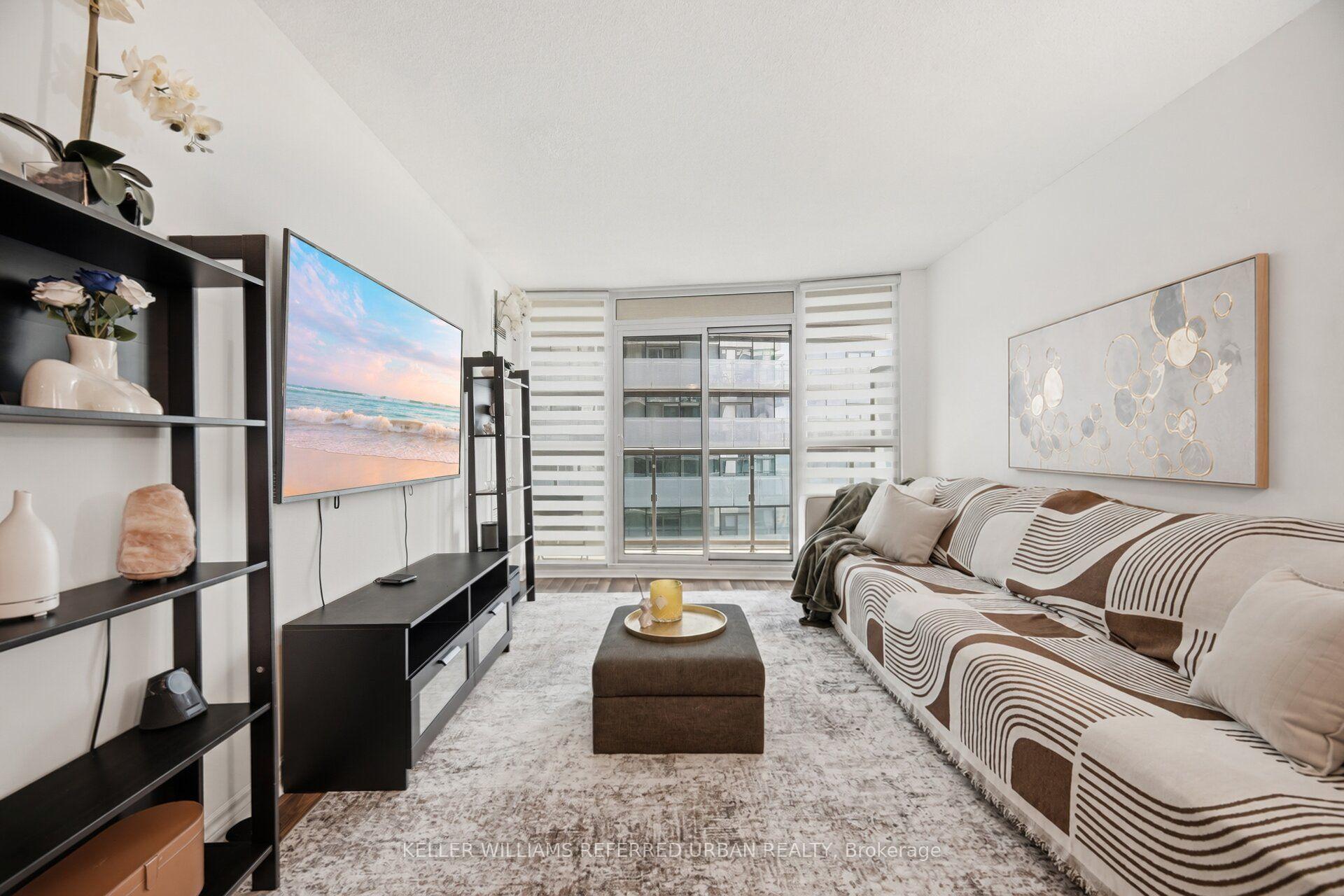 Photo 7 of Unit 3708, 19 Grand Trunk Crescent, Toronto, Waterfront Communities — HOMEH