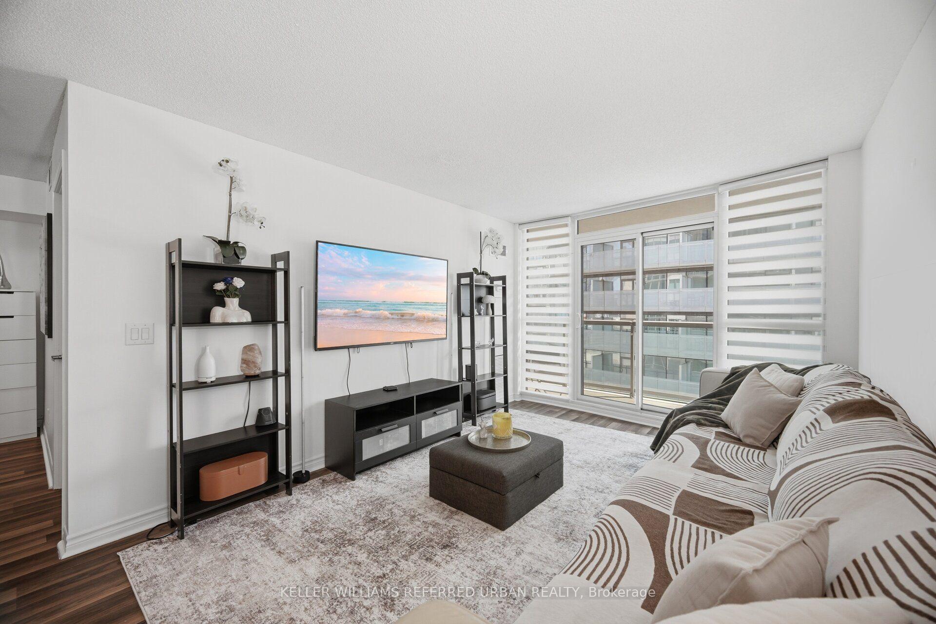 Photo 8 of Unit 3708, 19 Grand Trunk Crescent, Toronto, Waterfront Communities — HOMEH