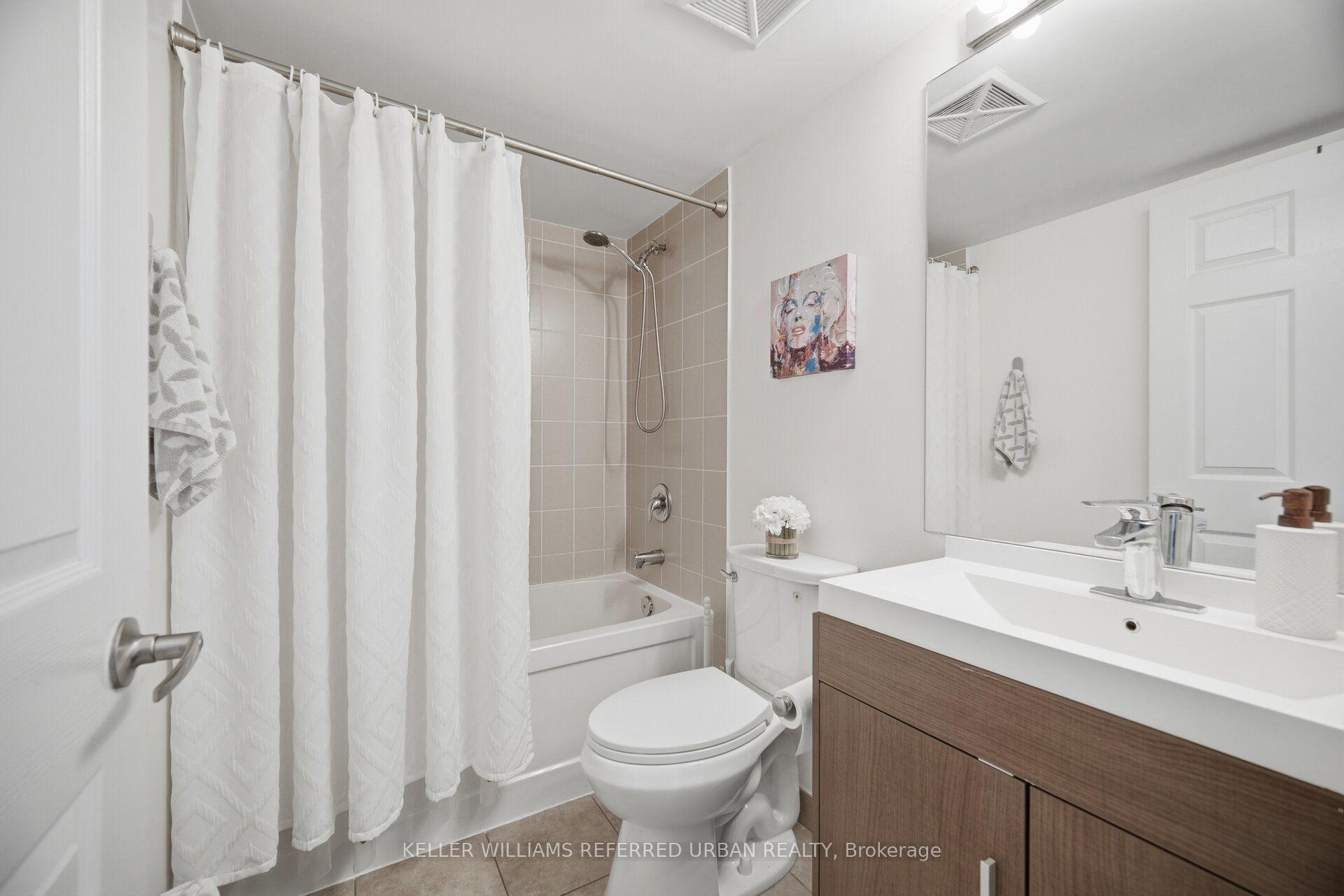 Photo 14 of Unit 3708, 19 Grand Trunk Crescent, Toronto, Waterfront Communities — HOMEH
