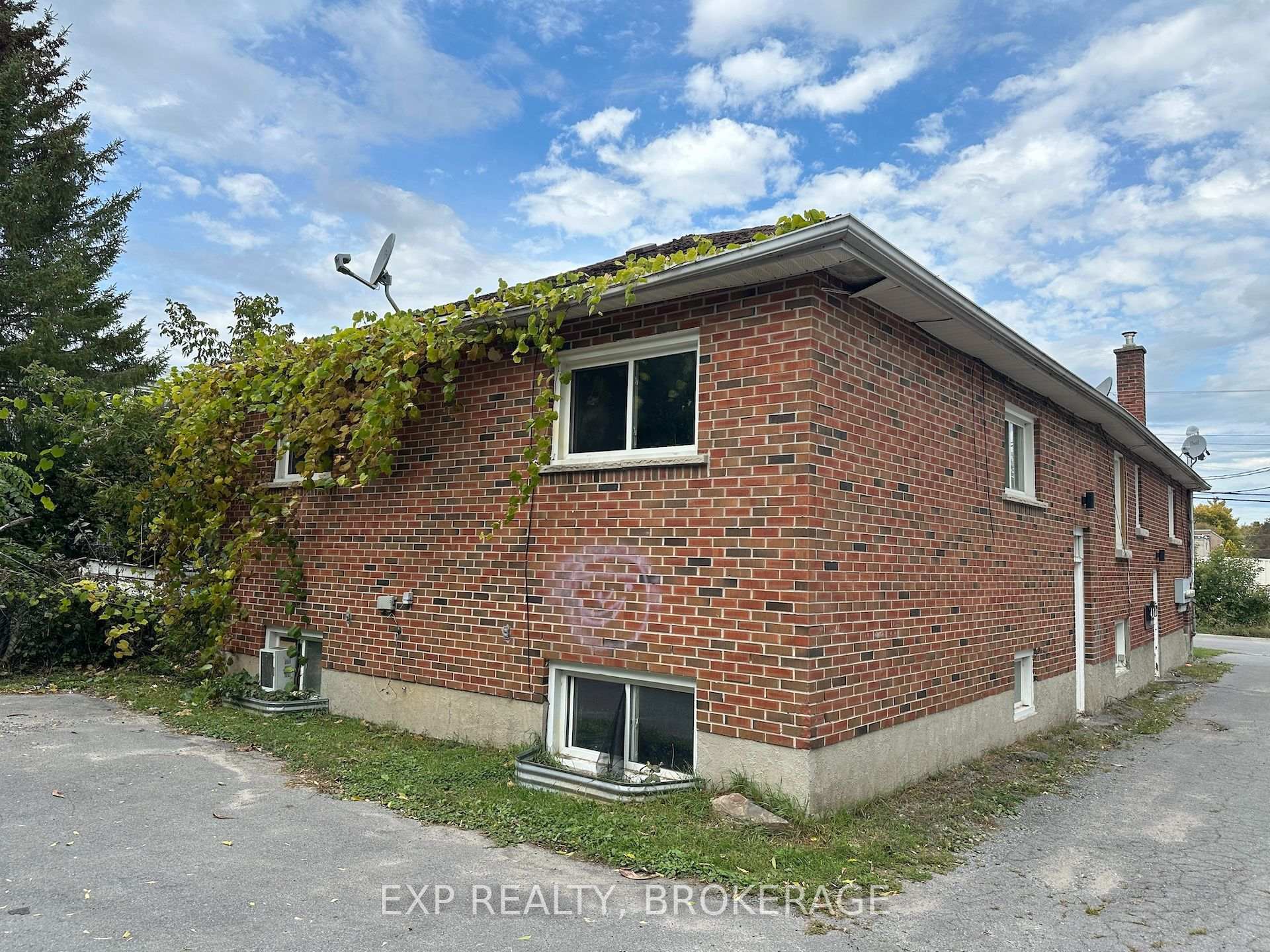 Photo 5 of 88 Joseph Street, Kingston, Rideau — HOMEH